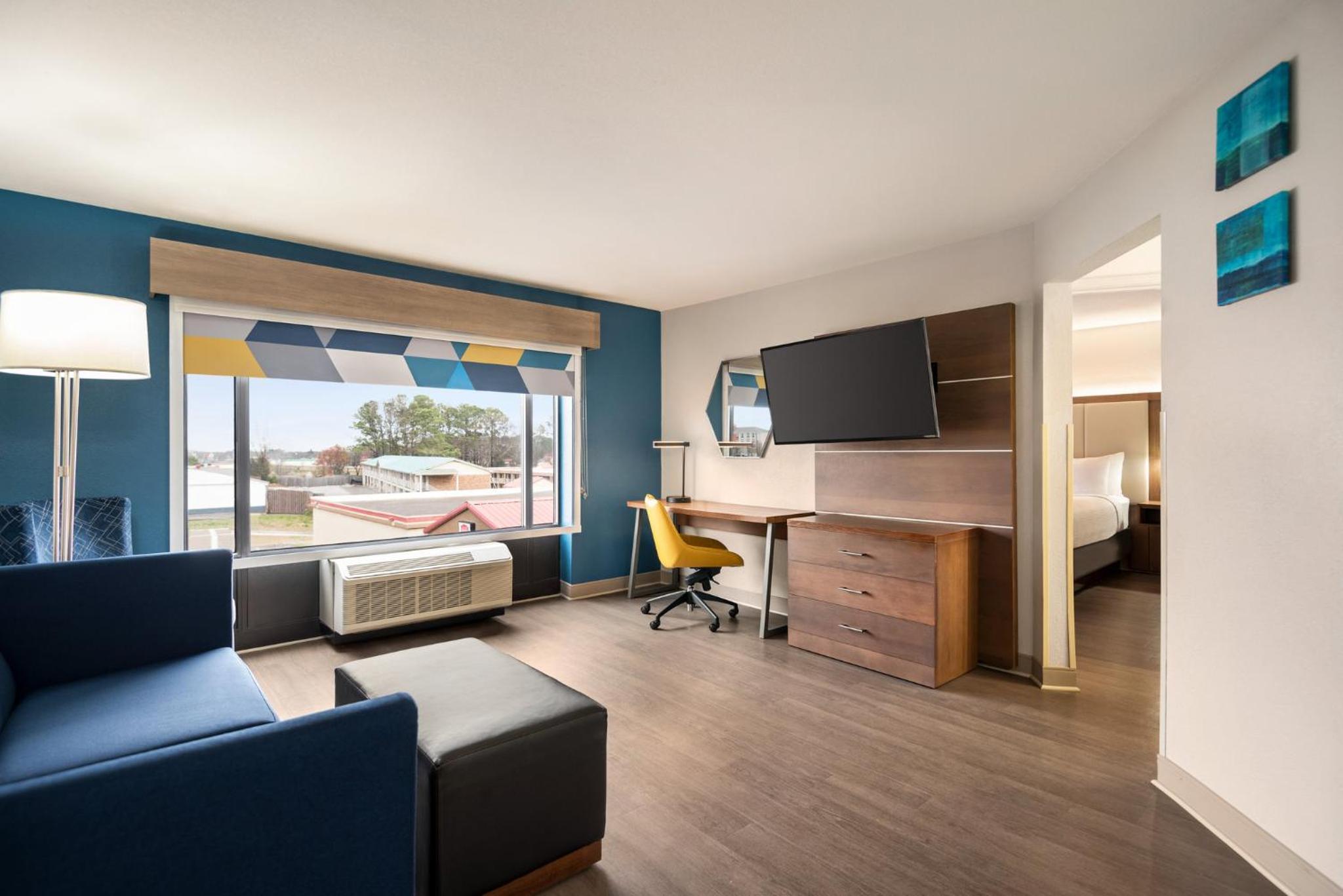 One-Bedroom King Suite - Photo 1