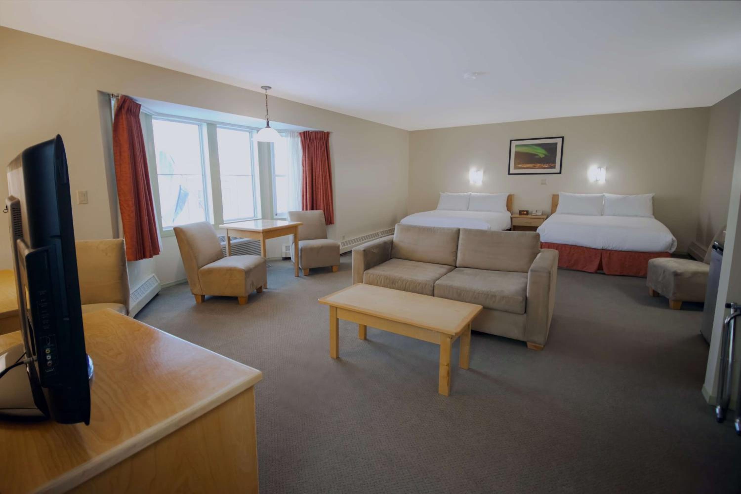 Standard Queen Room with Two Queen Beds photo 1