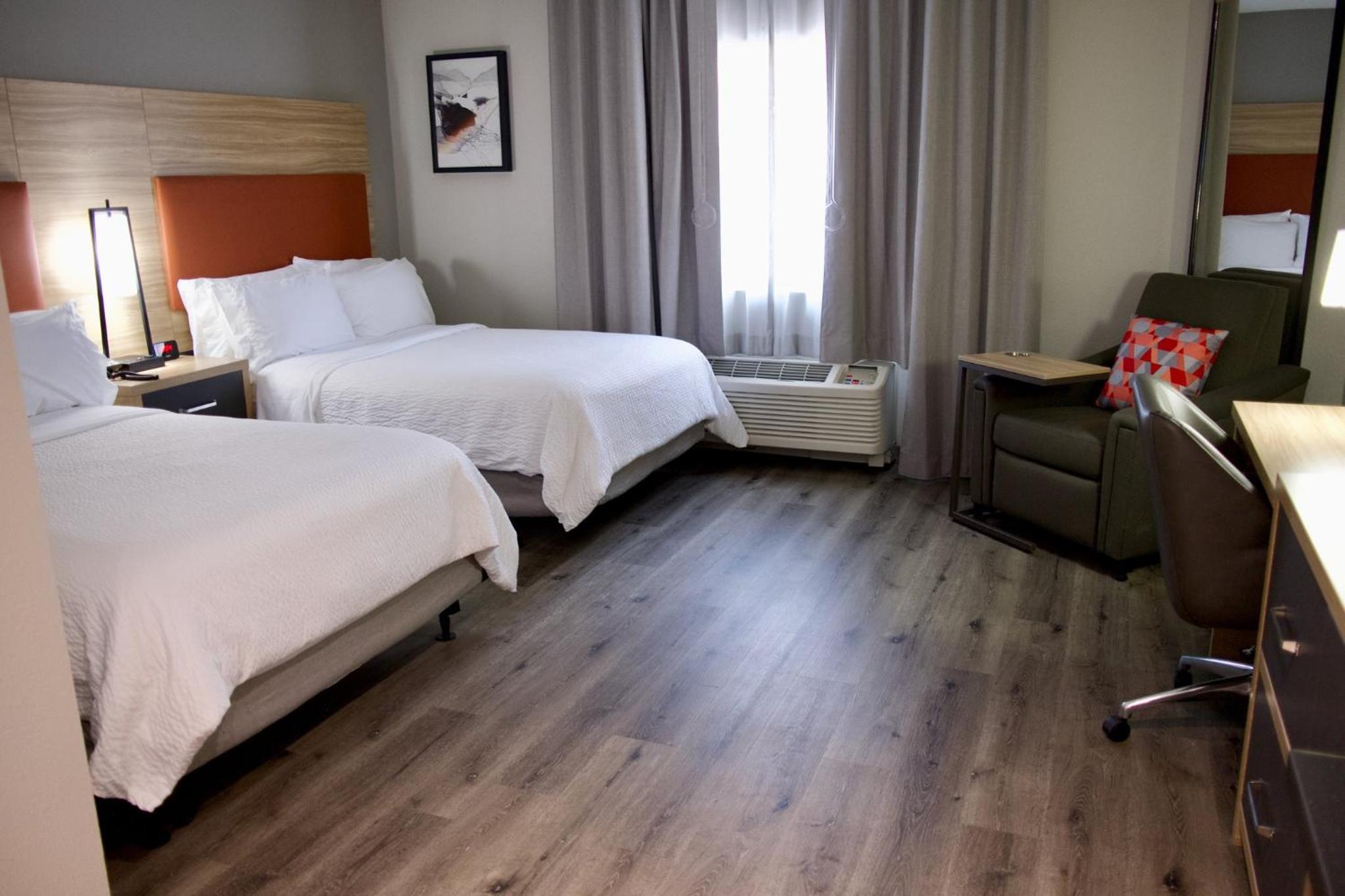 Studio Suite with Two Double Beds - Photo 2