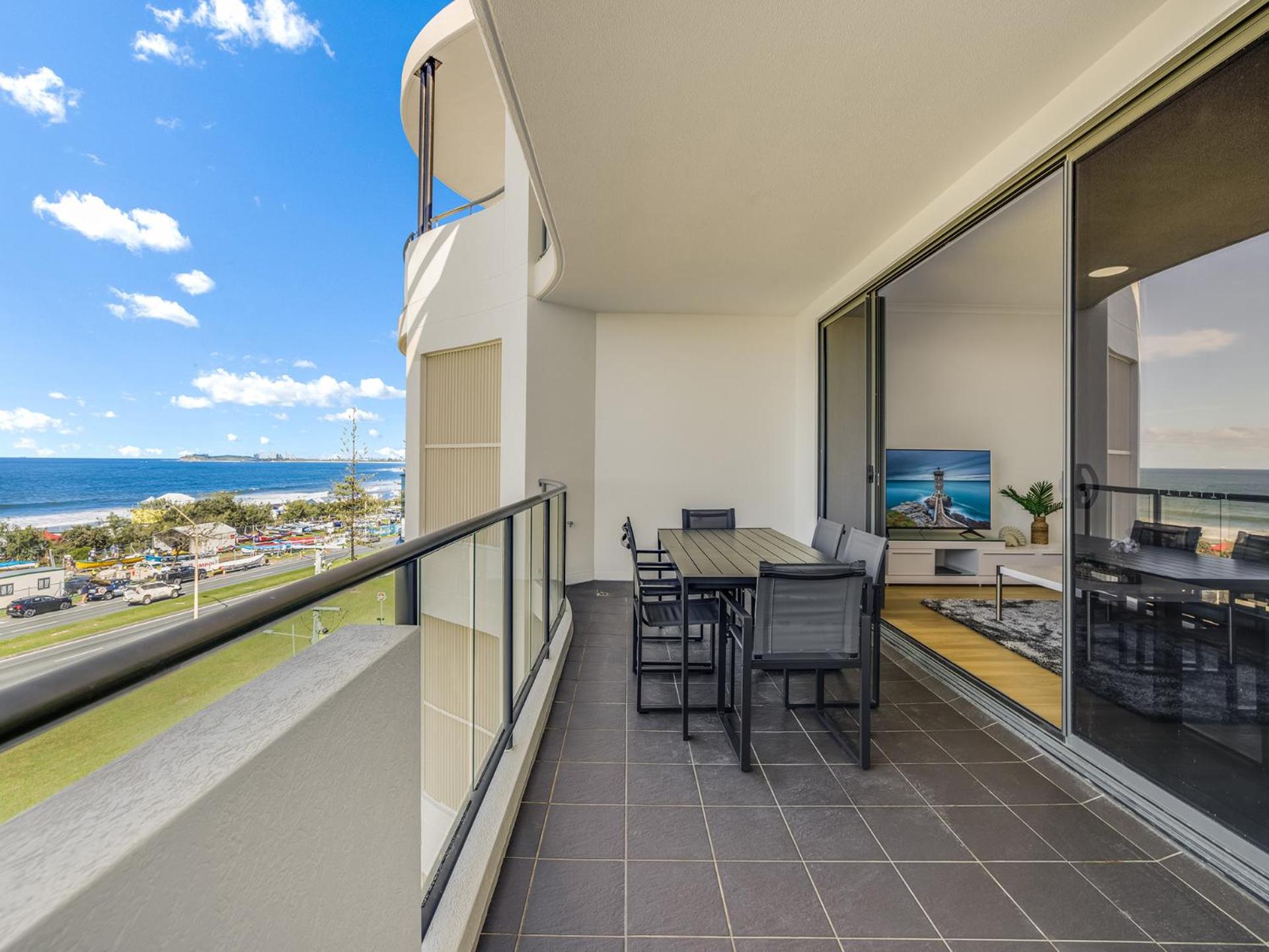 Beachfront Apartment - 2 Bedrooms photo 3
