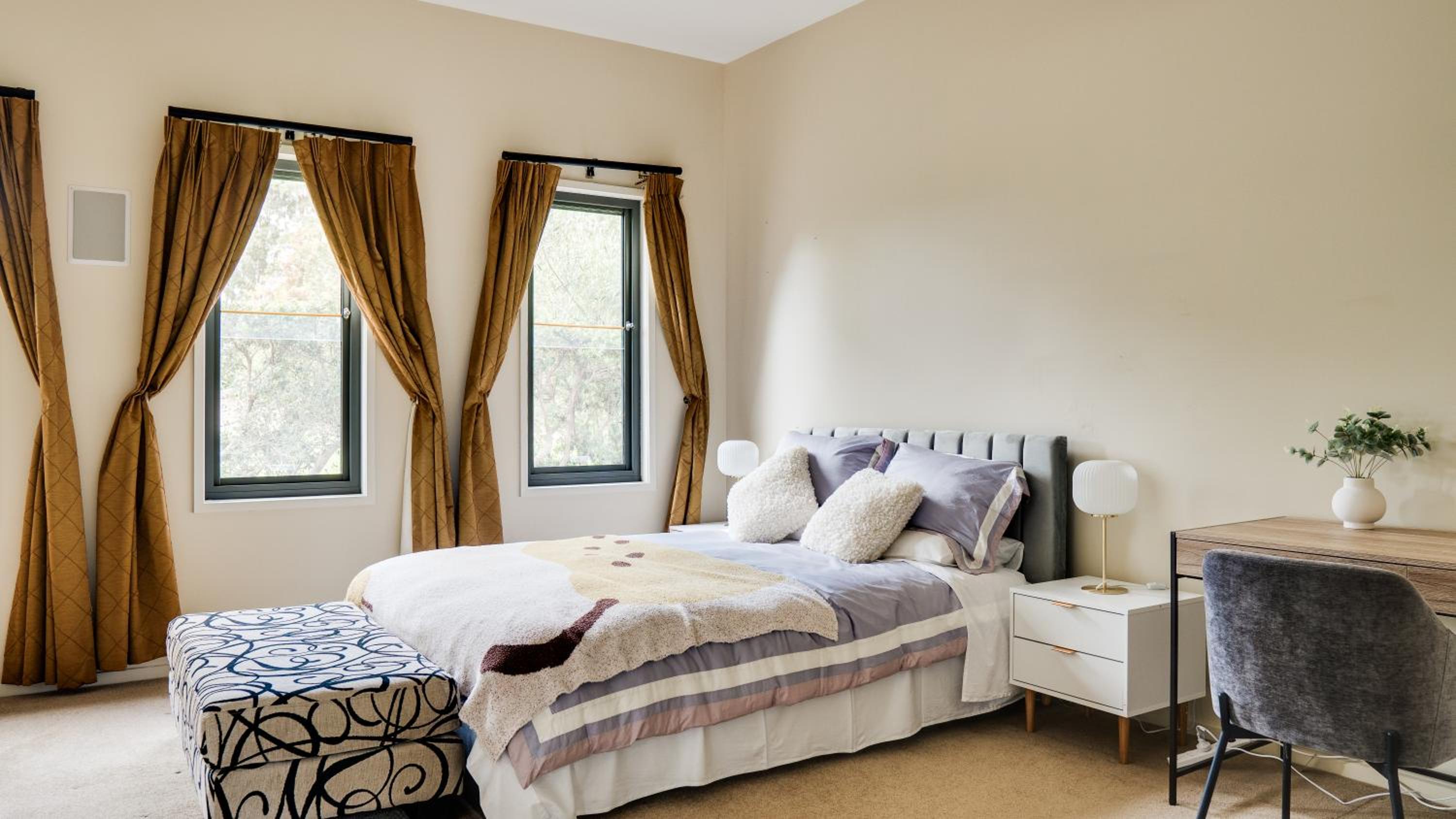 Room 1 - Queen Bed With Garden View photo 1