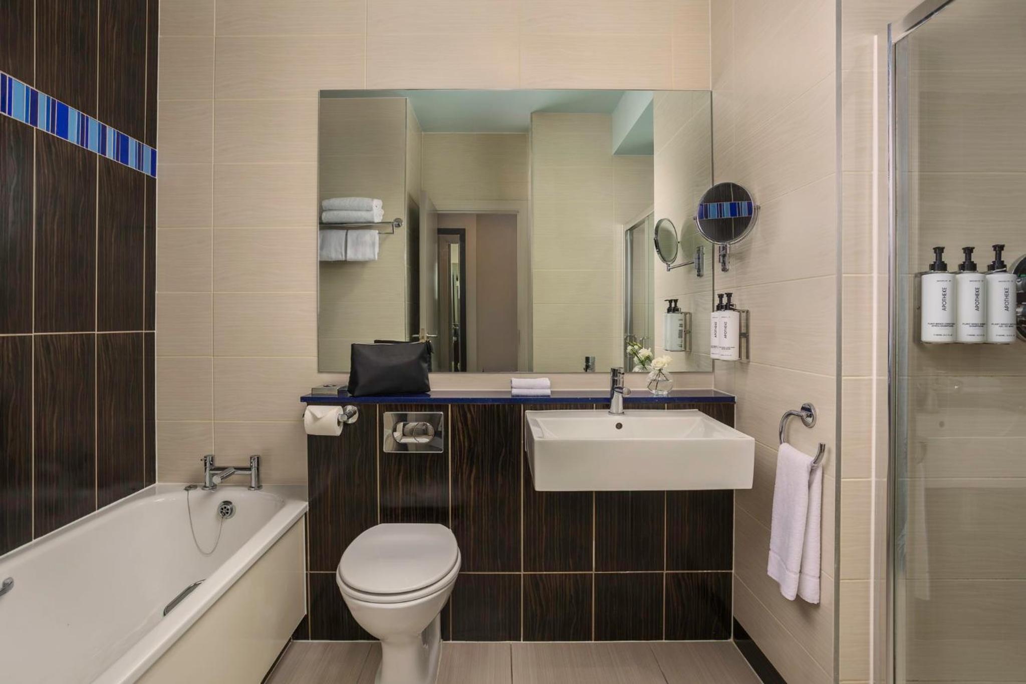Standard King Room - Photo 2