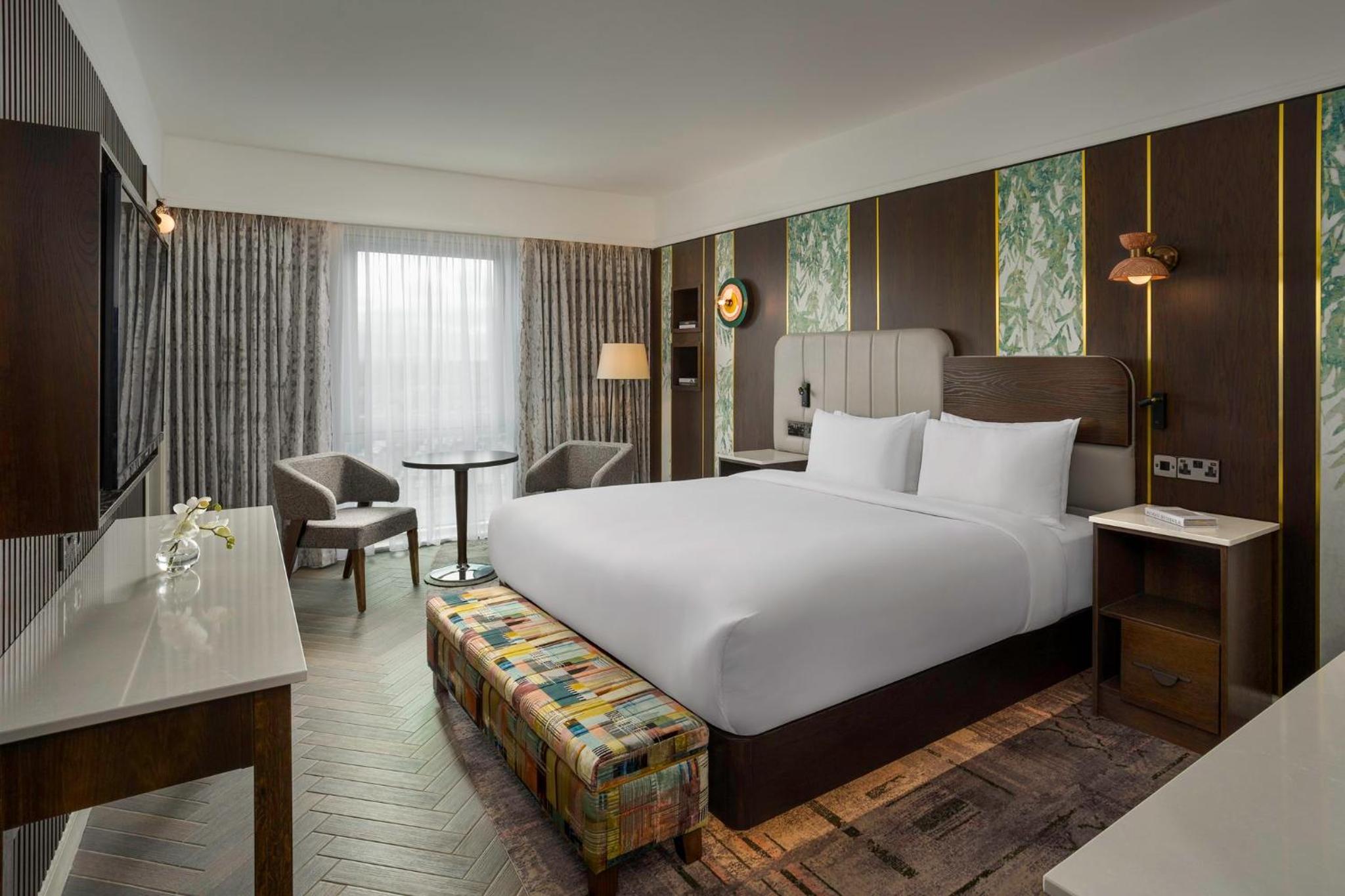 Premium King Room - Top Floor - Photo 1