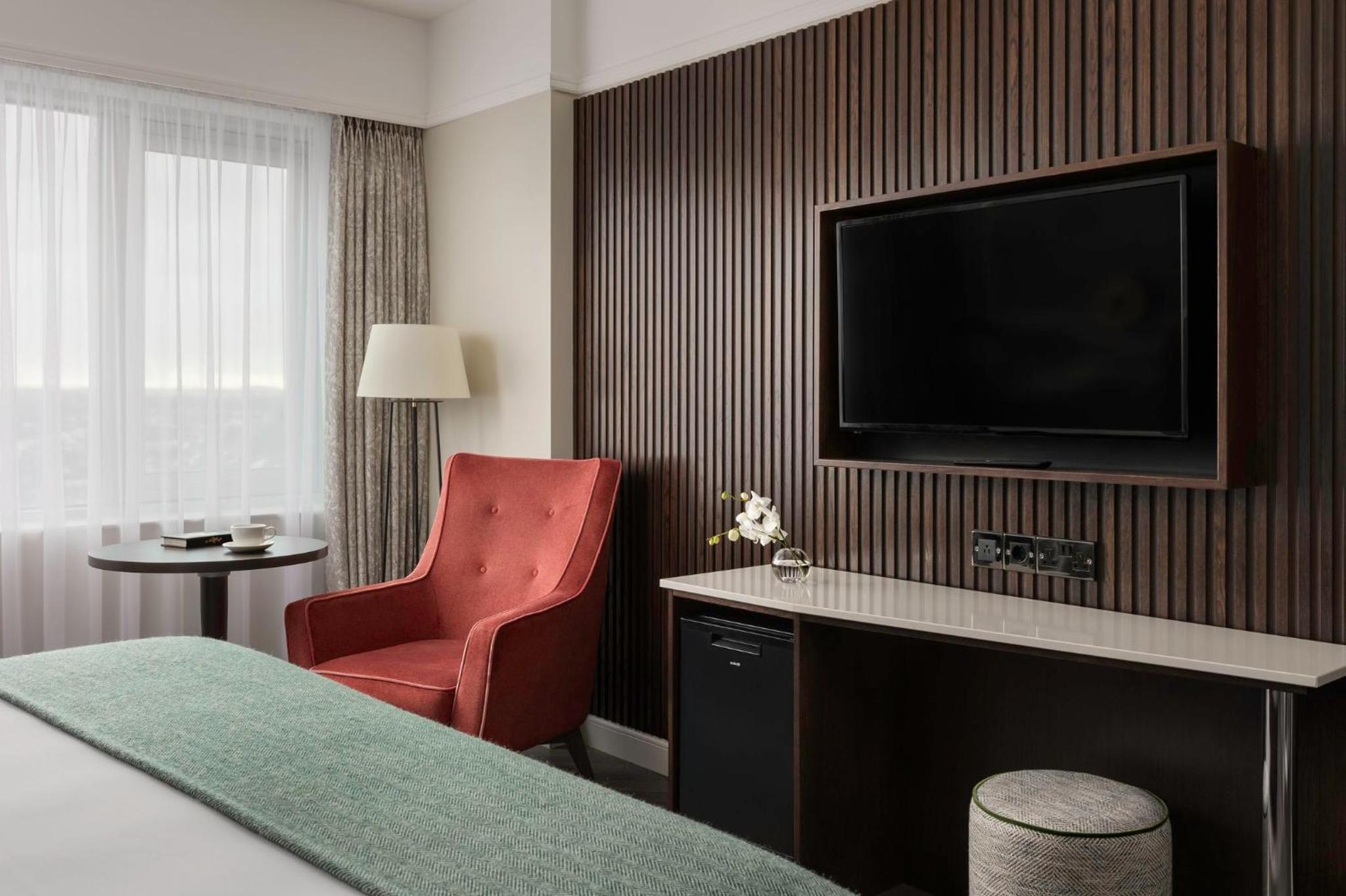 Standard King Room - Photo 9