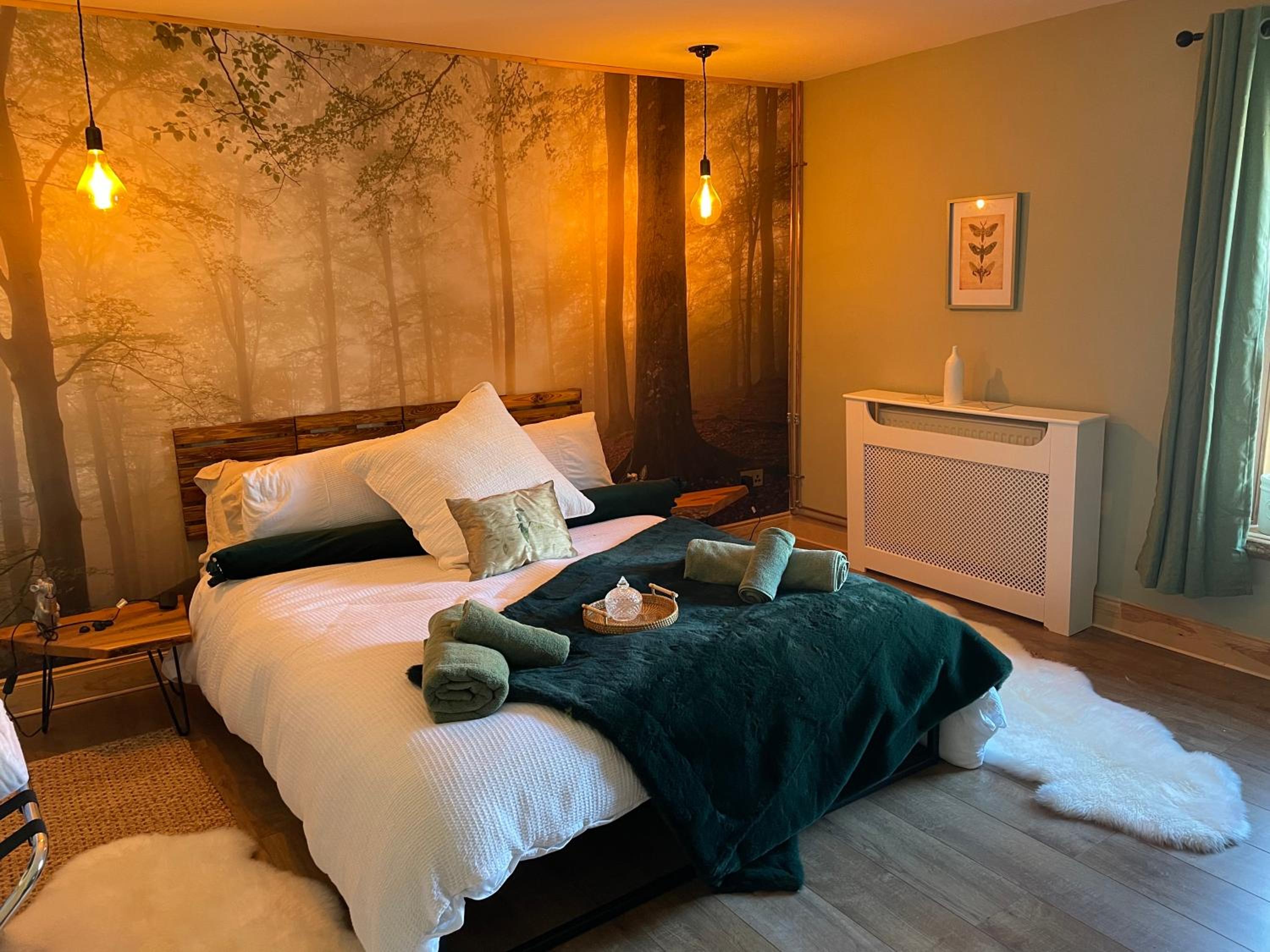 Deluxe Double Room (2 Adults + 1 Child) photo 1