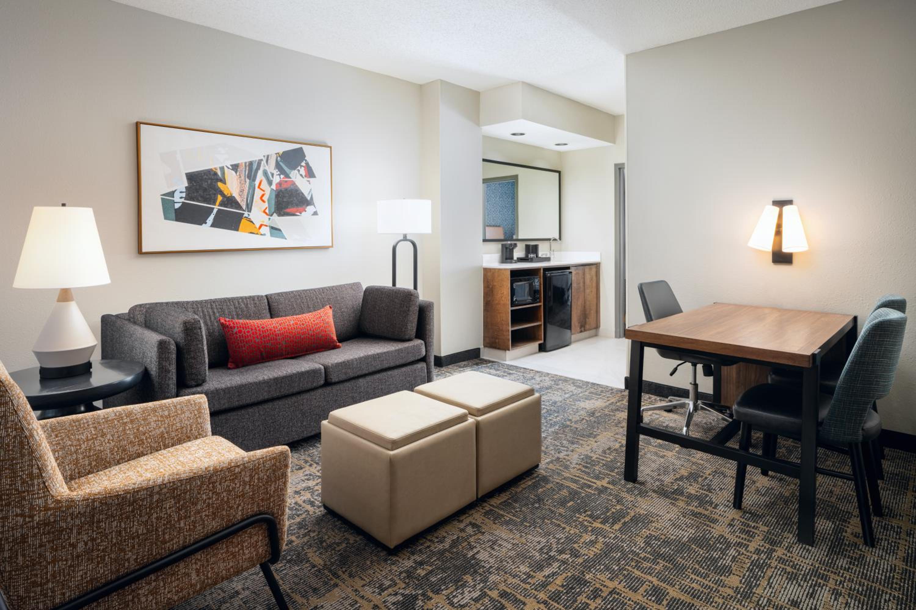 King Suite - Non-Smoking - Photo 2