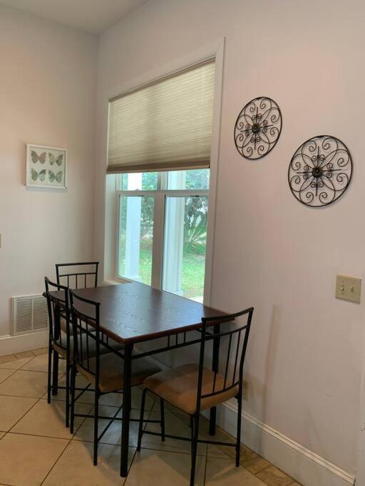 One-Bedroom House photo 2