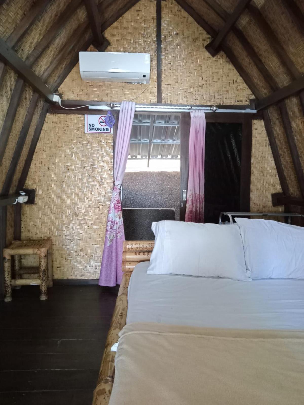 Deluxe Bungalow photo 1