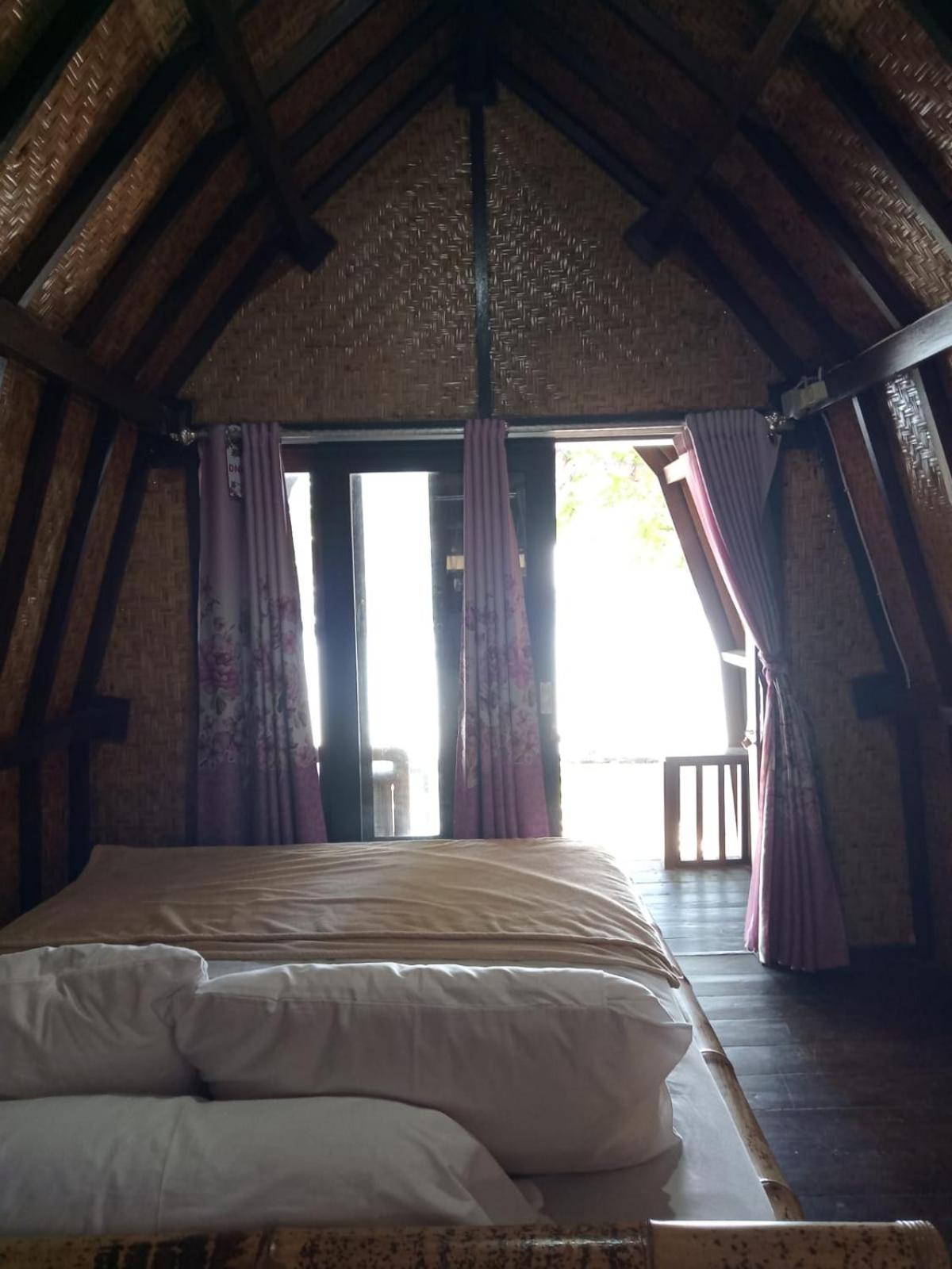 Deluxe Bungalow photo 3