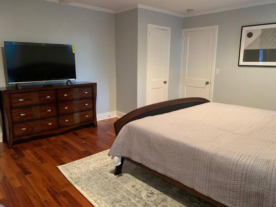Three-Bedroom House photo 1