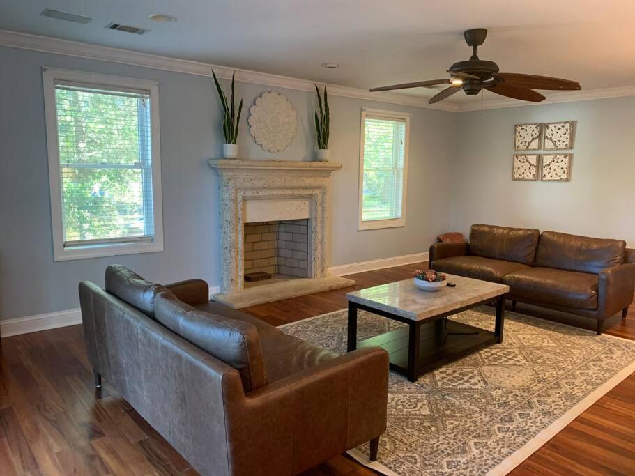 Three-Bedroom House photo 2