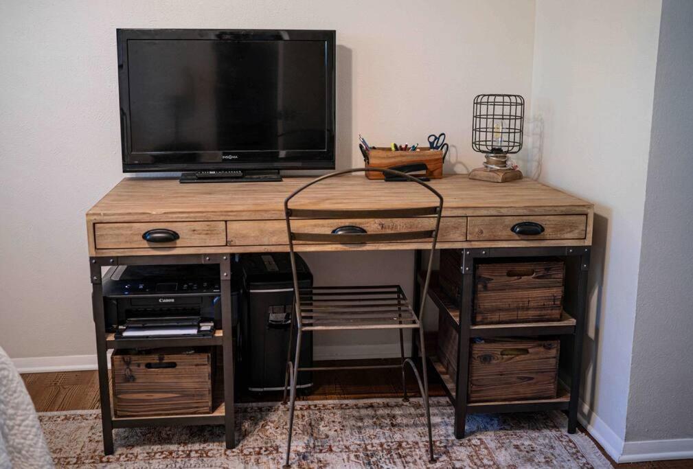 Three-Bedroom House photo 3