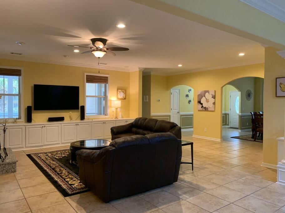 Three-Bedroom House photo 1