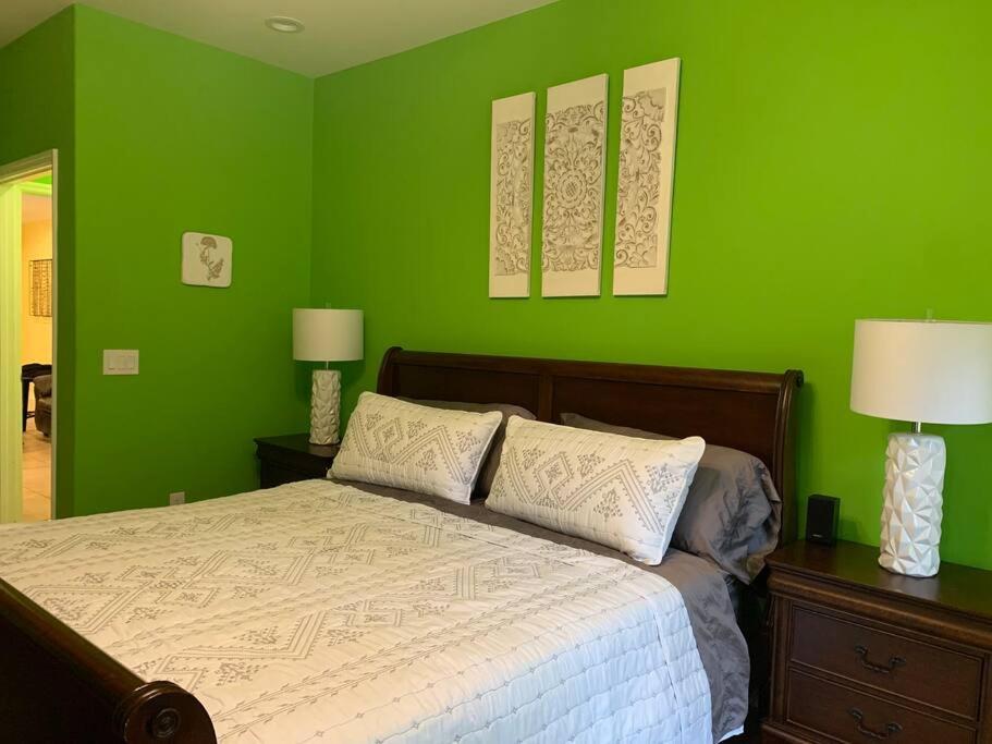 Three-Bedroom House photo 3