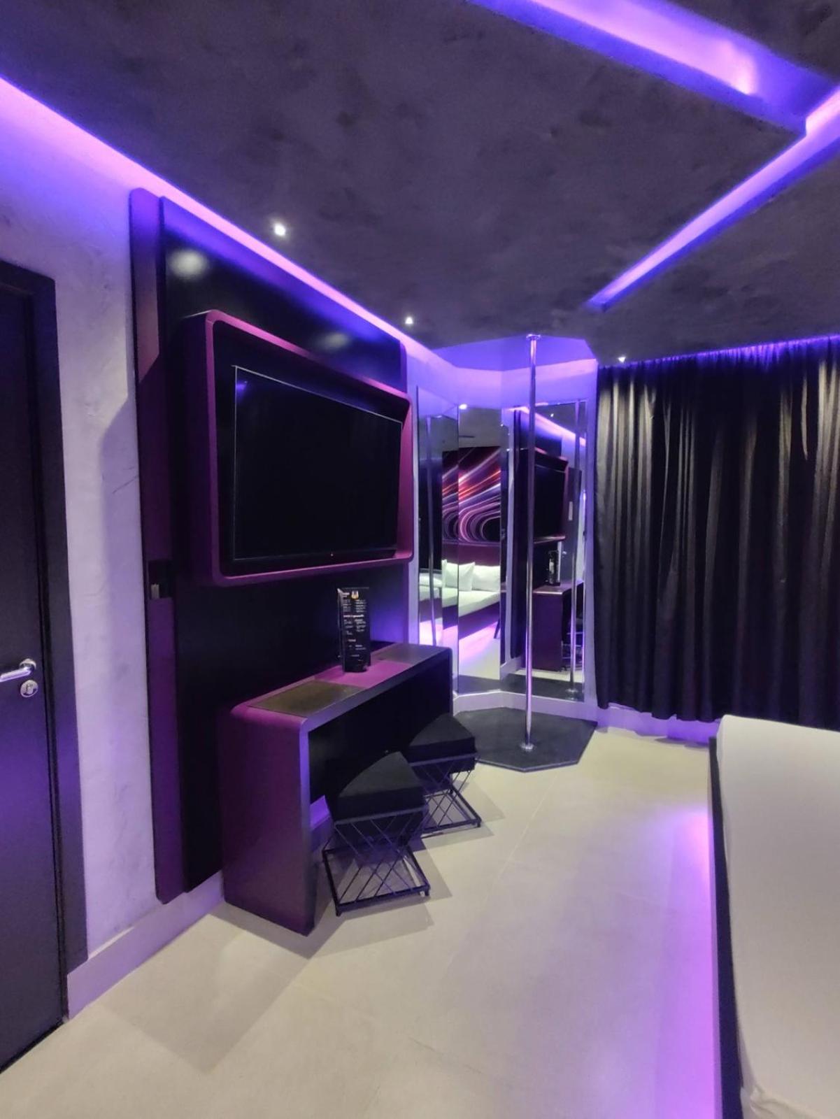 Deluxe Suite with Spa Bath photo 1