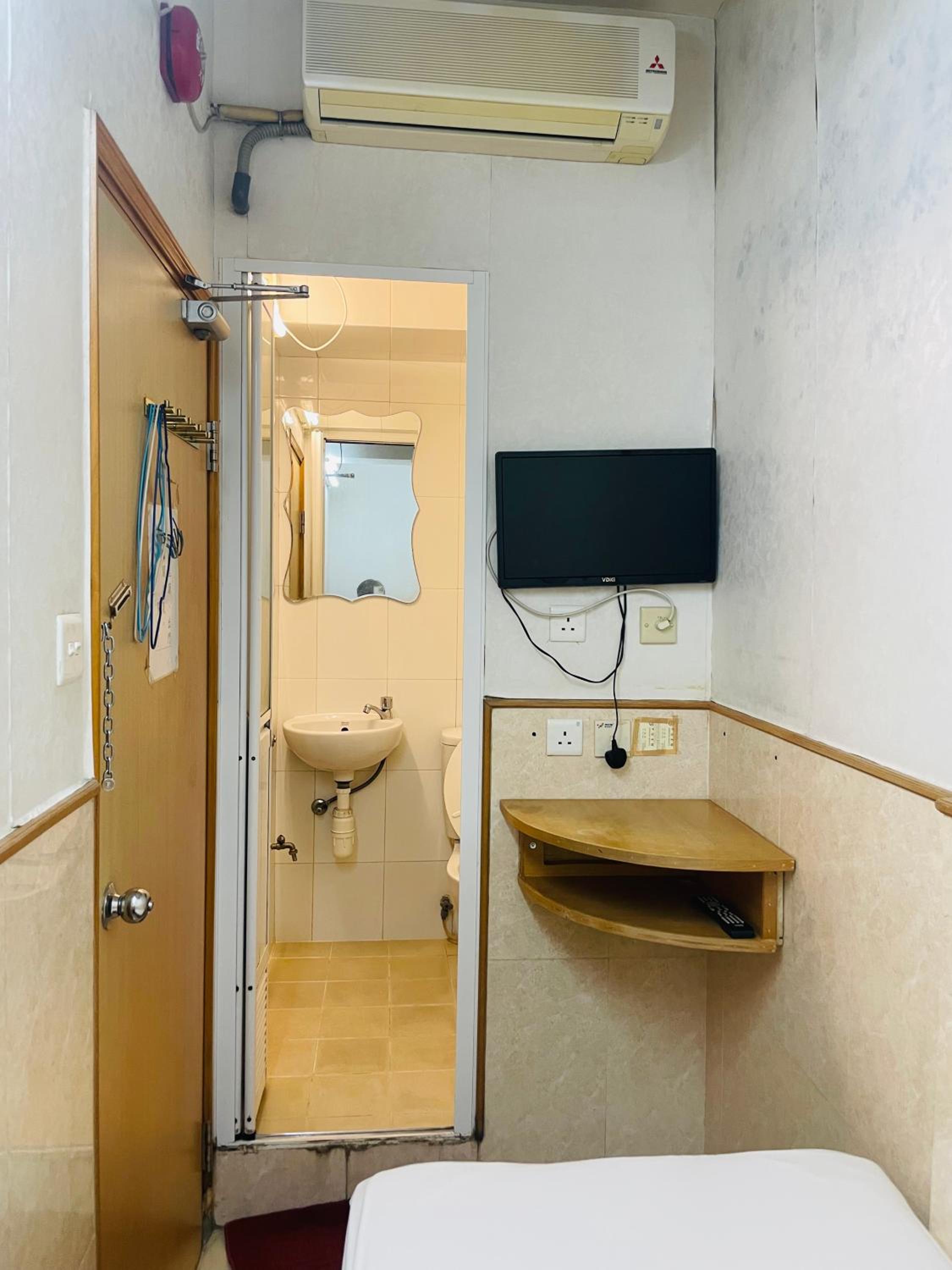Single Room with Private Bathroom