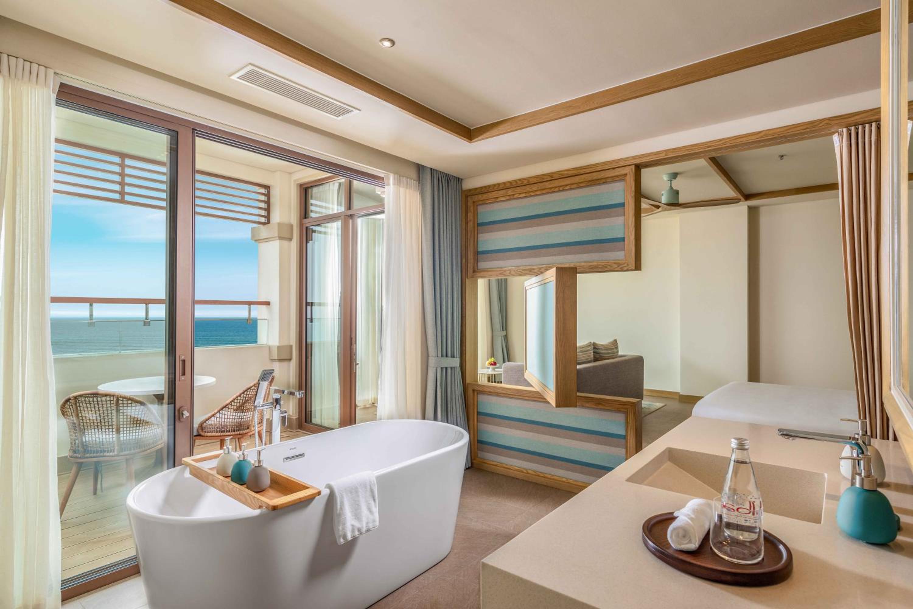 Ocean View King Suite with Balcony - Spa Inclusive - Photo 2