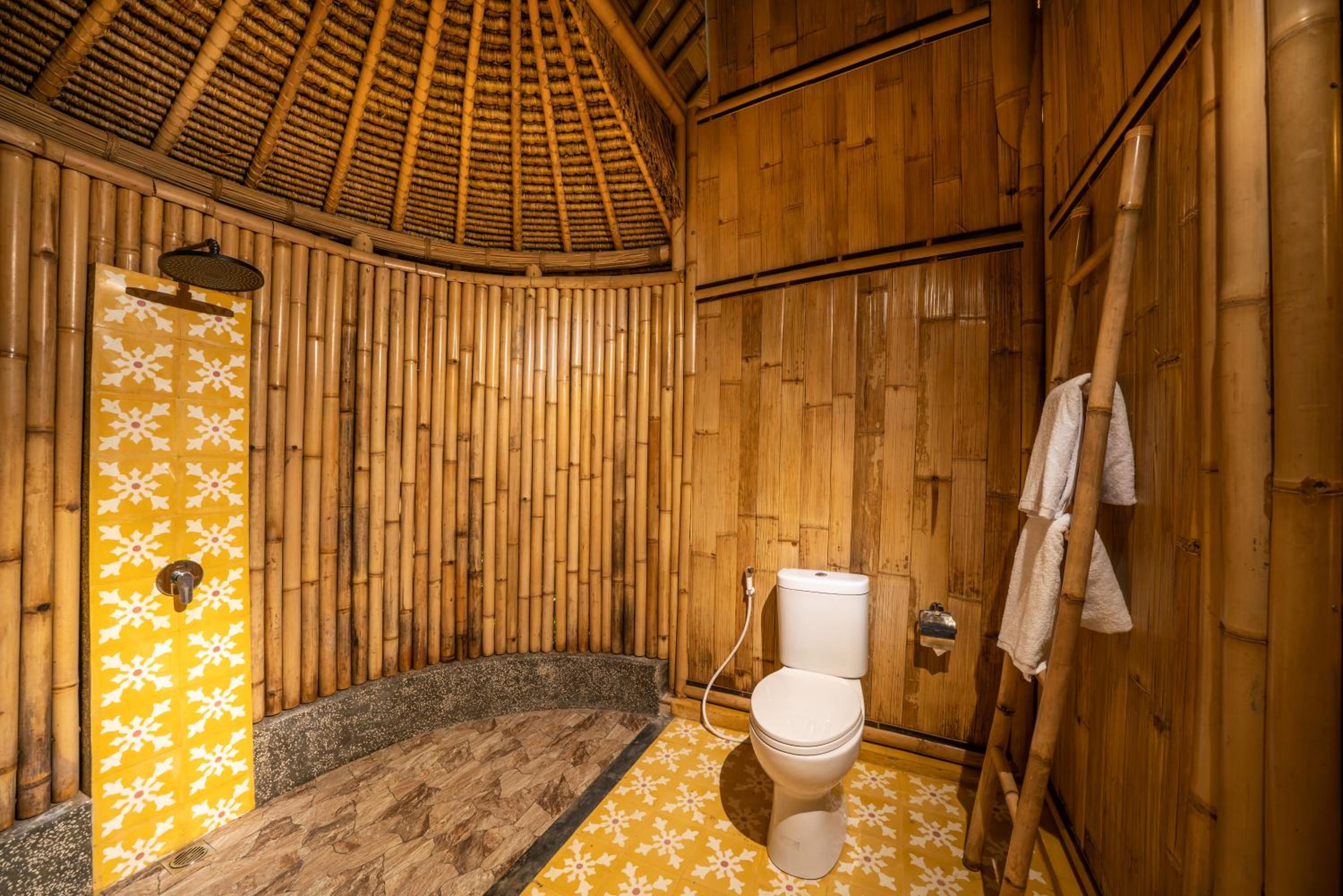 One Bedroom Plunge Pool Villa With Lake View - Photo 2