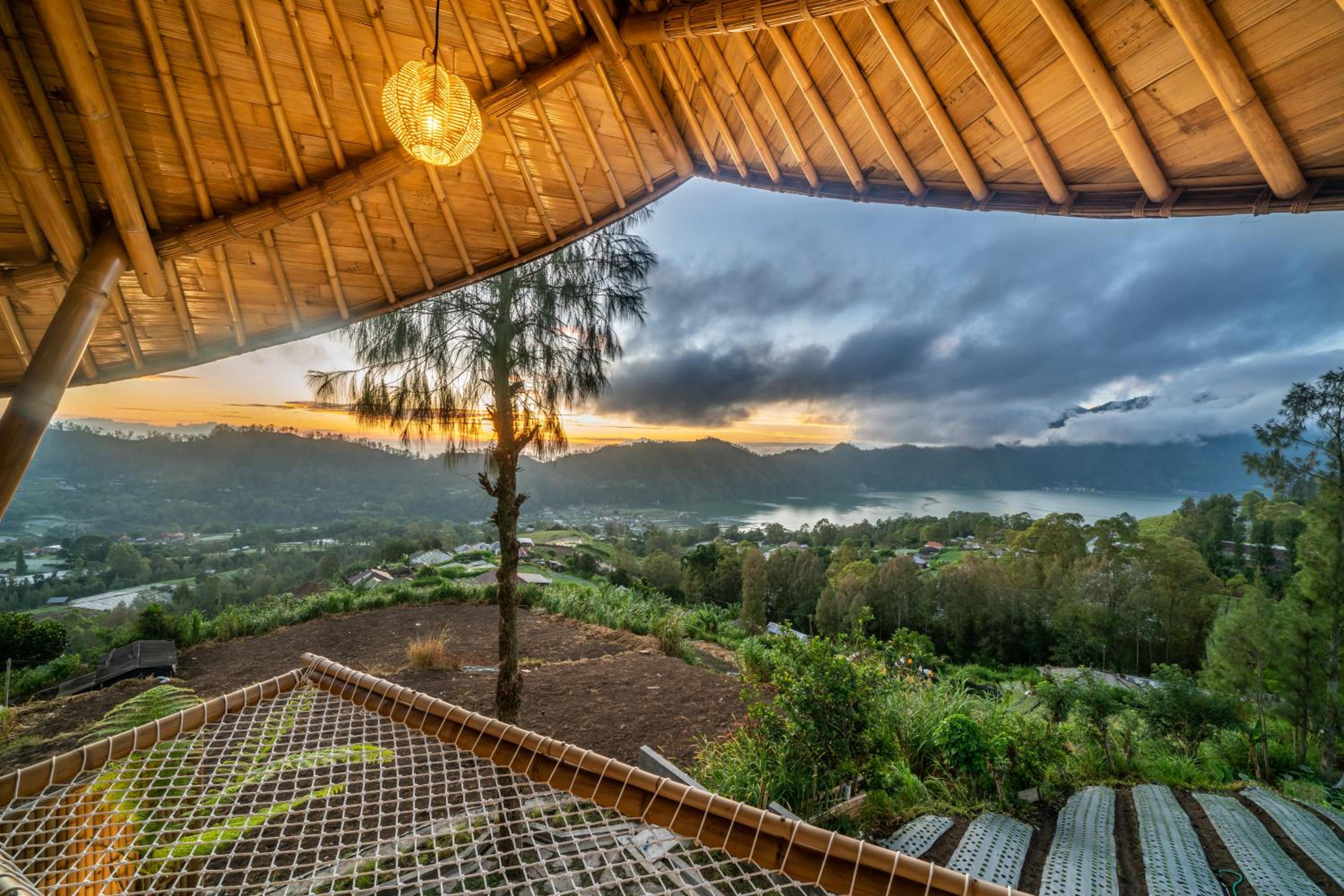 One Bedroom Plunge Pool Villa With Lake View - Photo 3