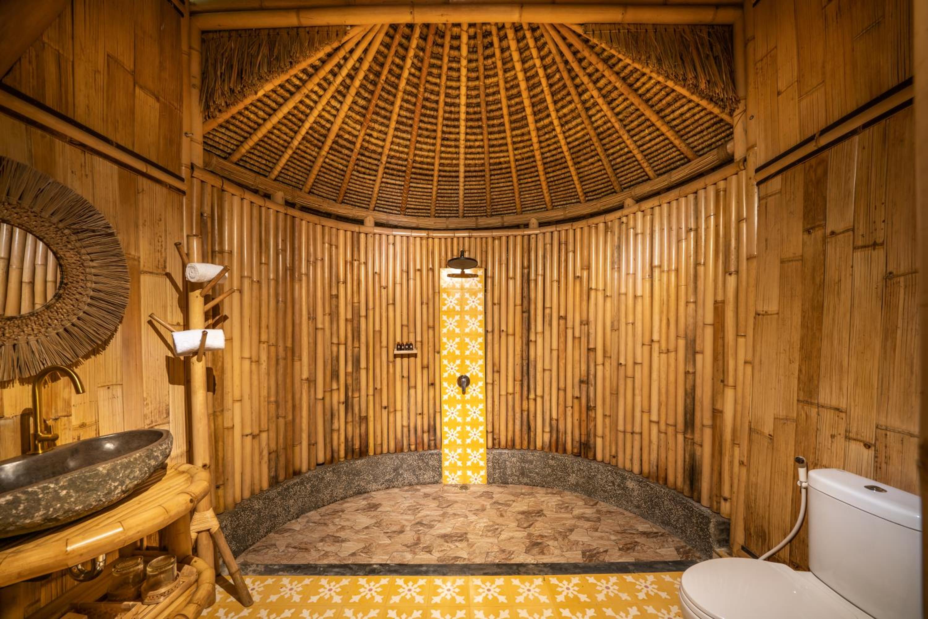 One Bedroom Plunge Pool Villa With Lake View - Photo 17