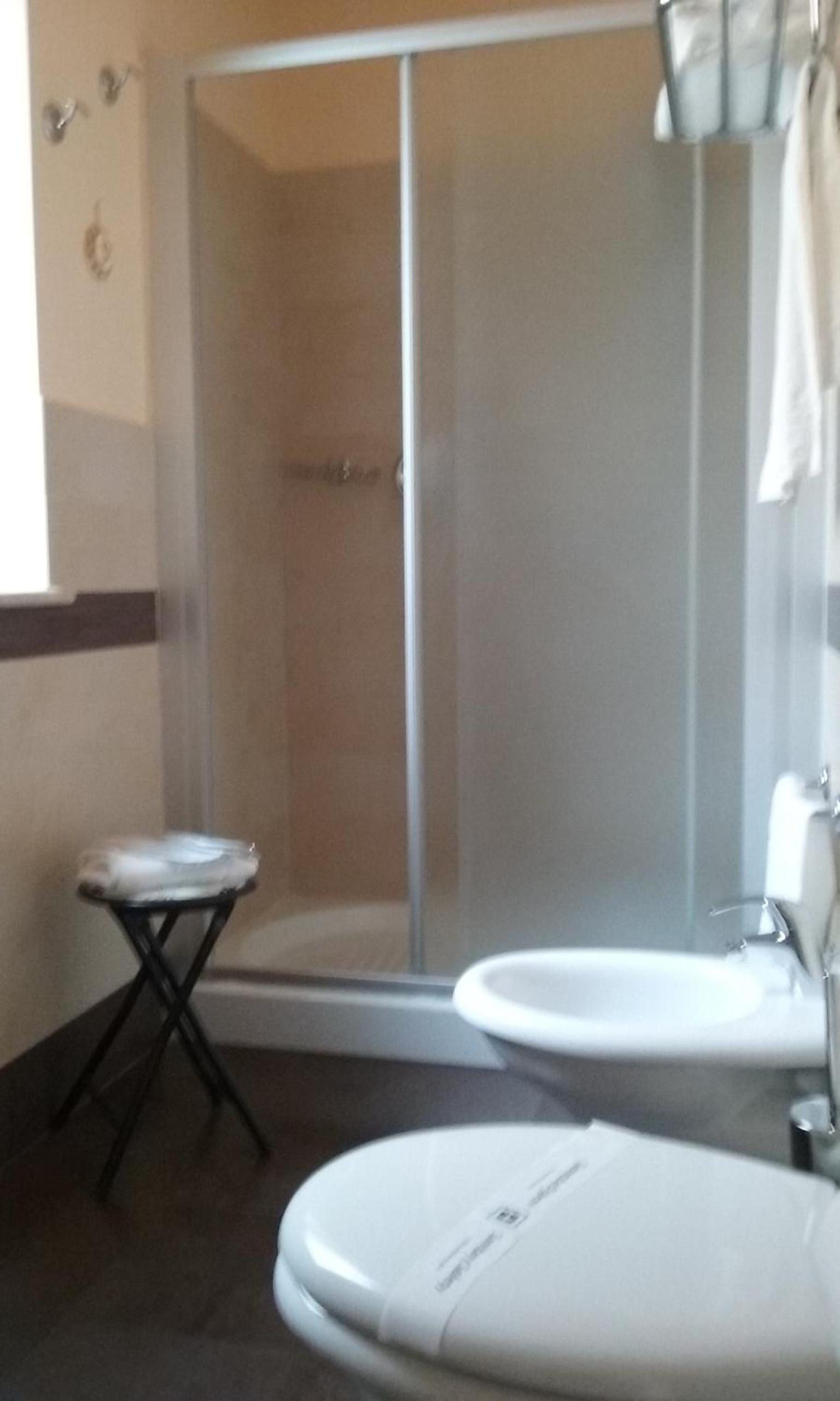 Single Room with Private Bathroom photo 2