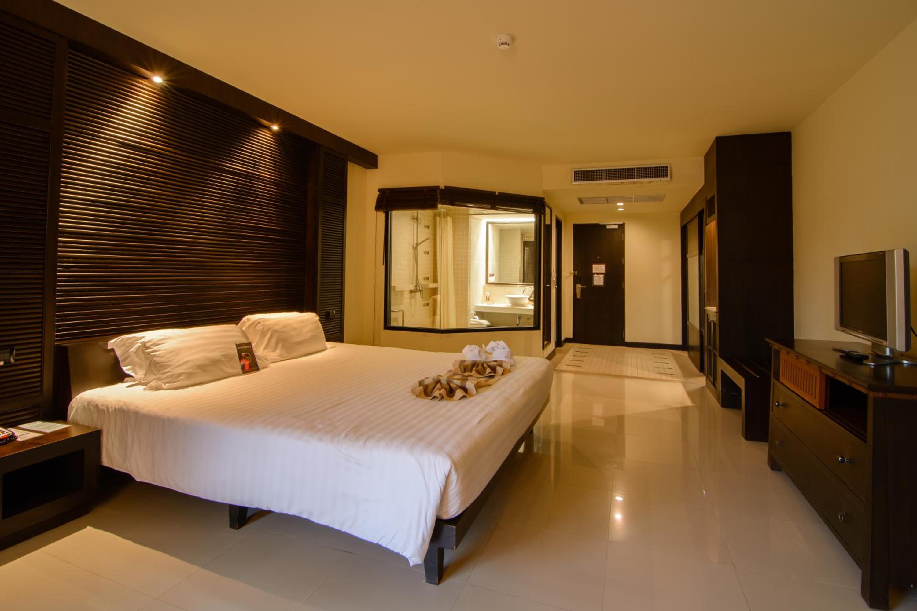 Superior King Room with Garden View - Photo 1