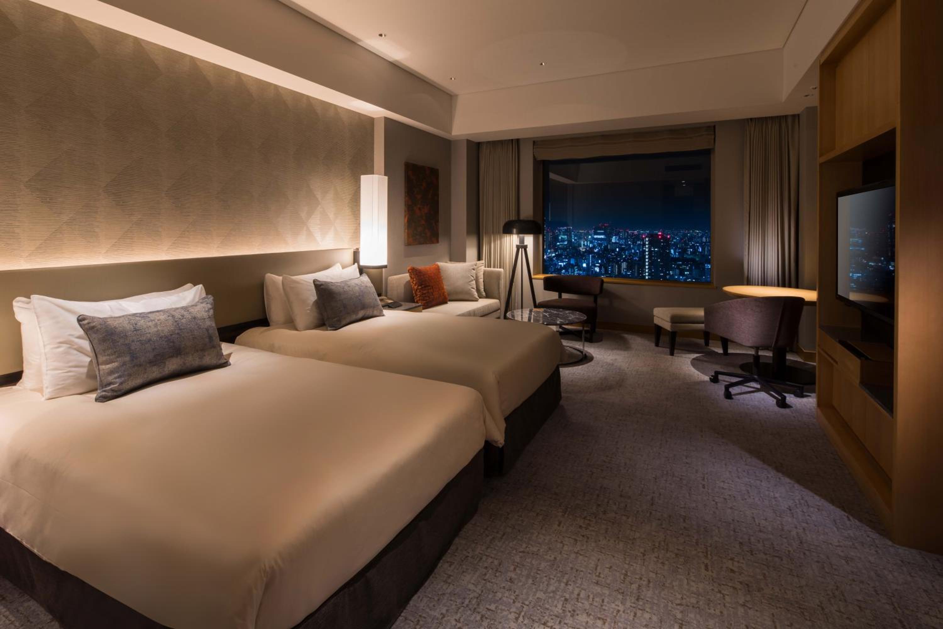 Corner Twin Room – Executive Floor – Non-Smoking