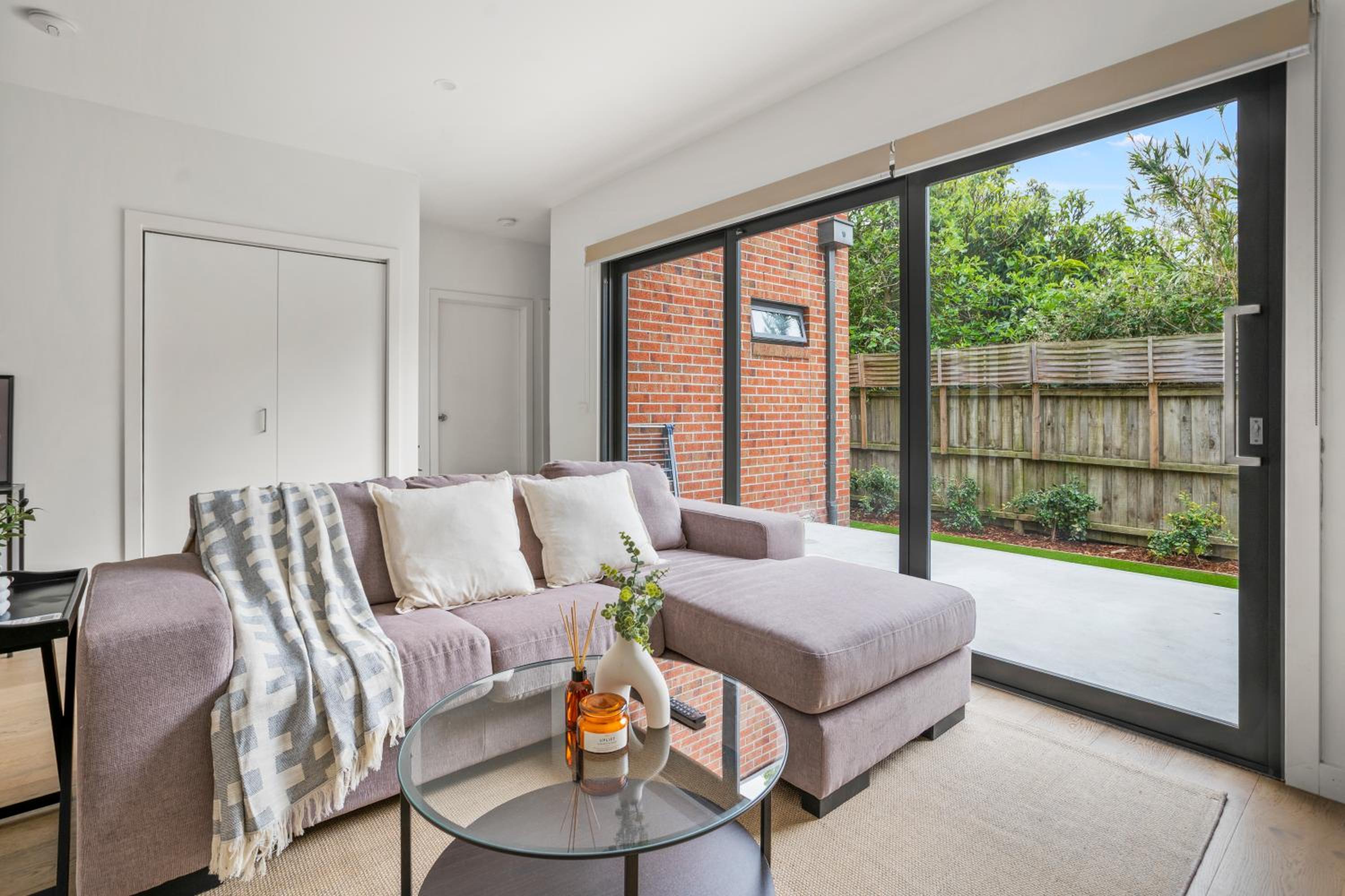 One-Bedroom House photo 1