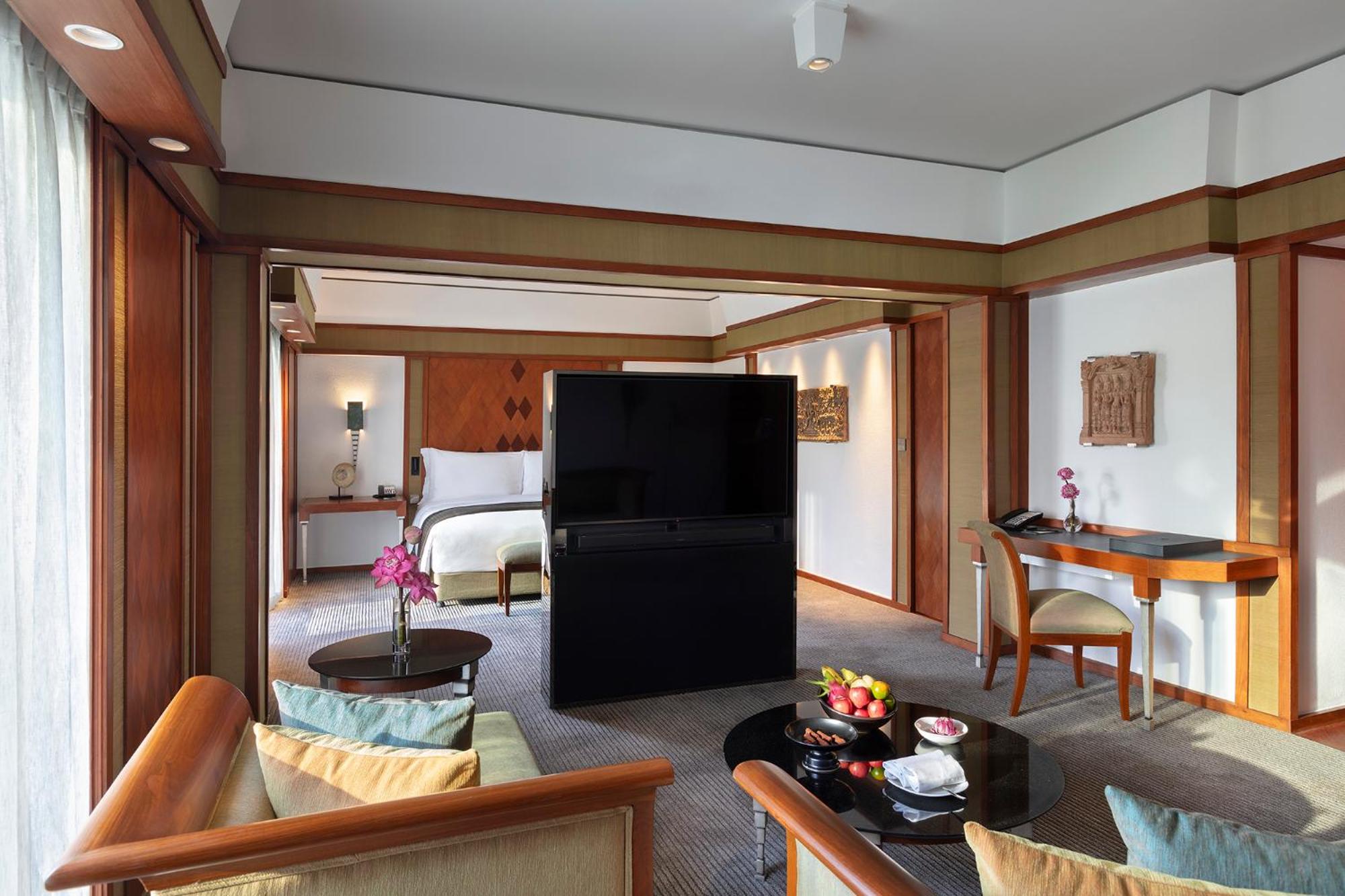 Executive Suite thumbnail 6