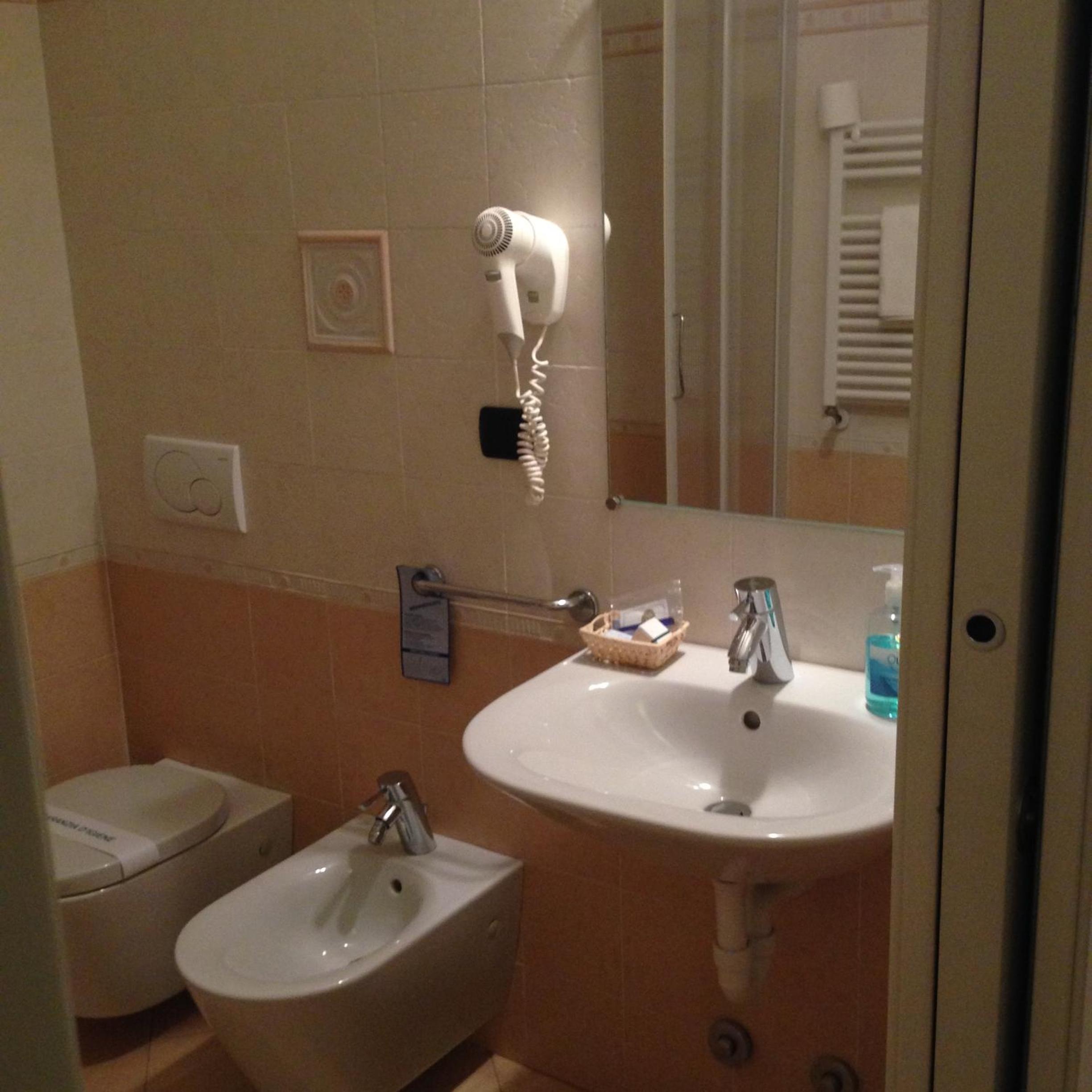 Standard Double Room with Mountain View - Photo 12
