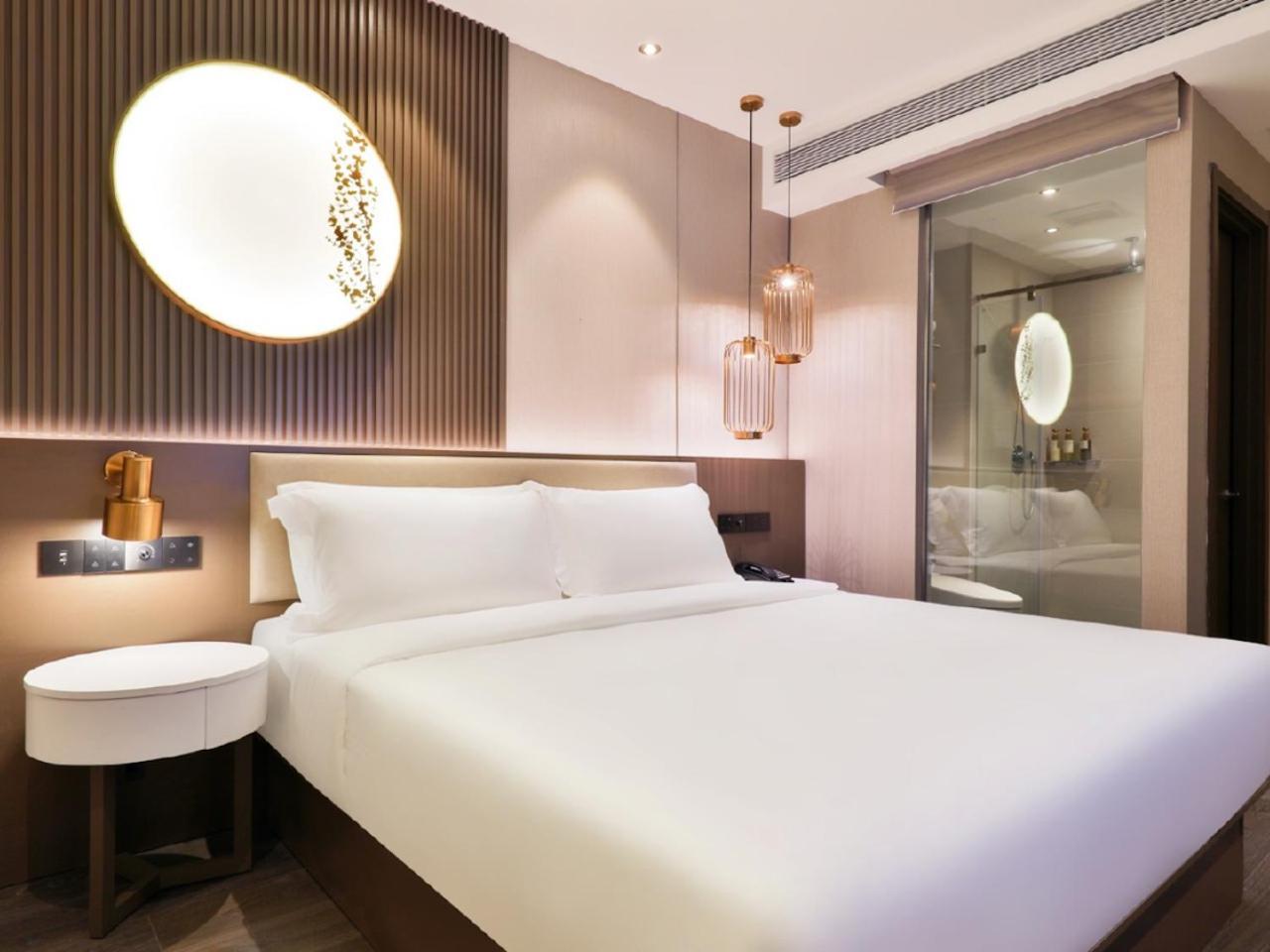 Superior Queen Room - interior view