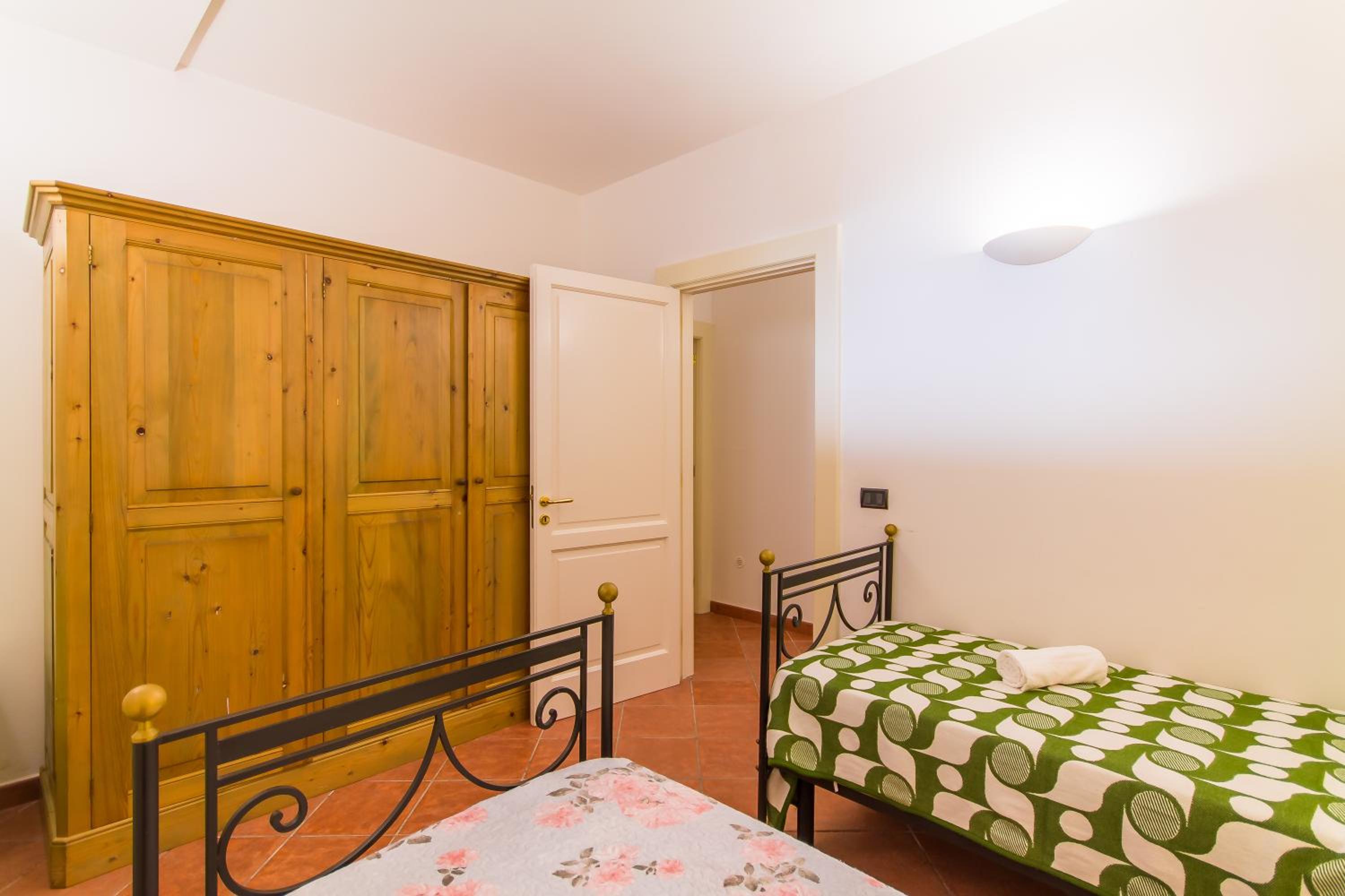Four-Bedroom House photo 2