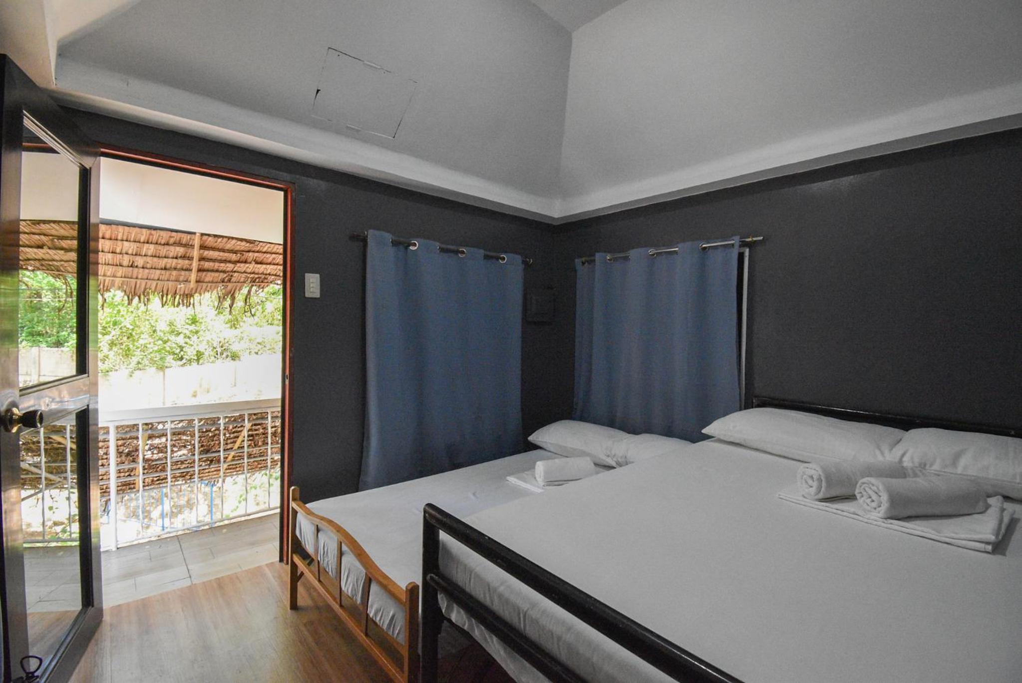 Studio with Balcony photo 3