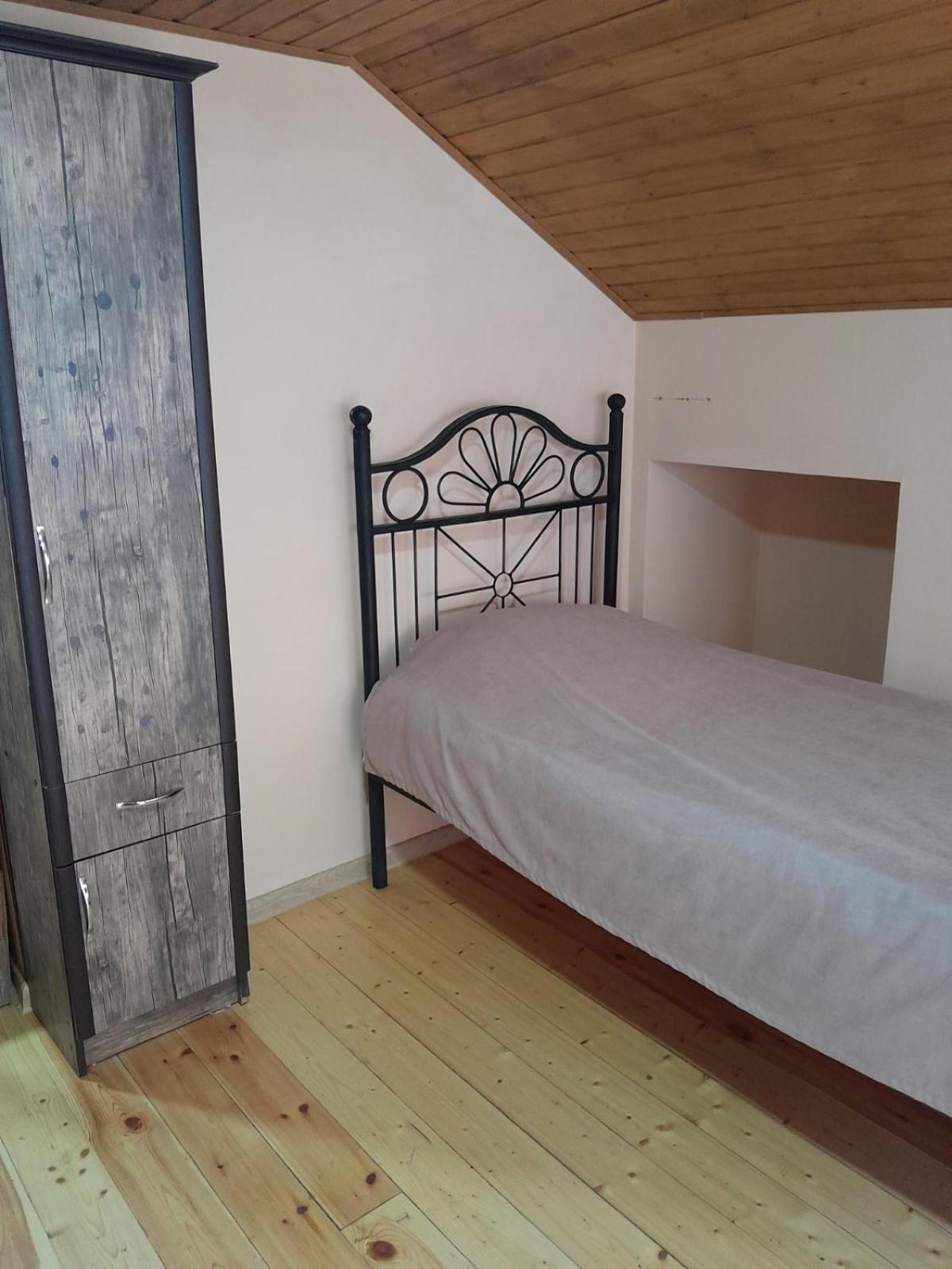 Twin Room with Private Bathroom photo 1
