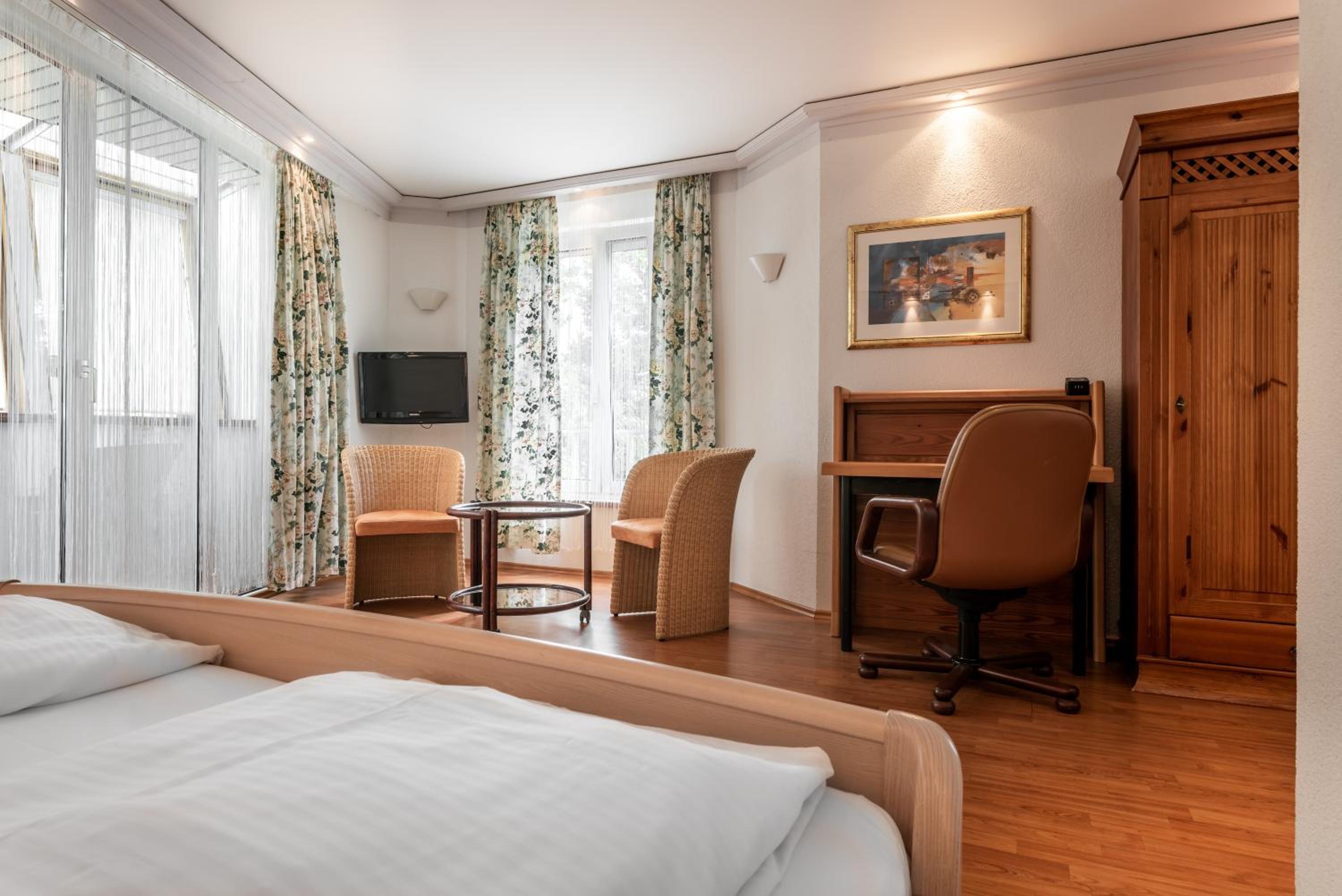Double Room - Photo 8