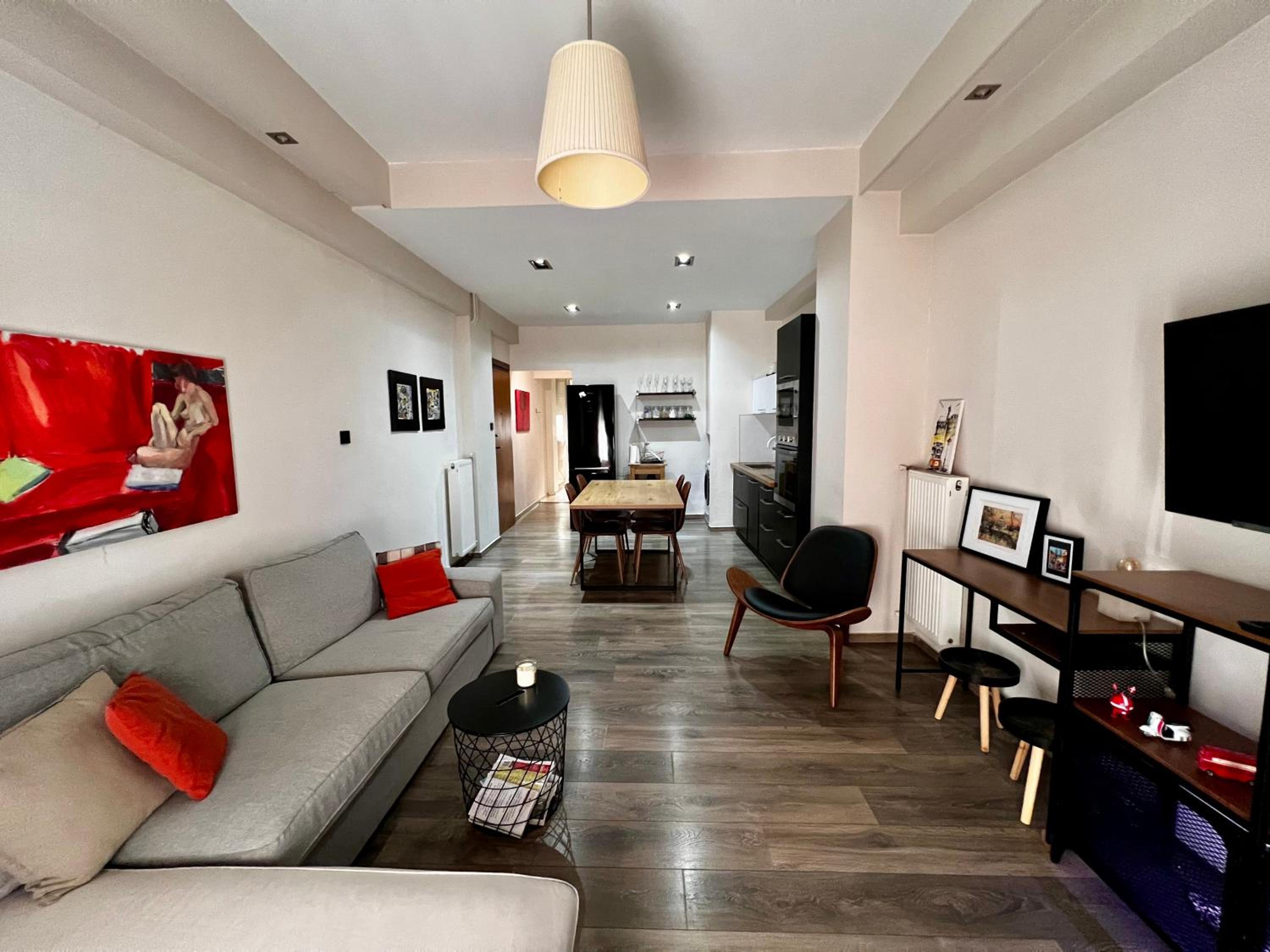 One-Bedroom Apartment