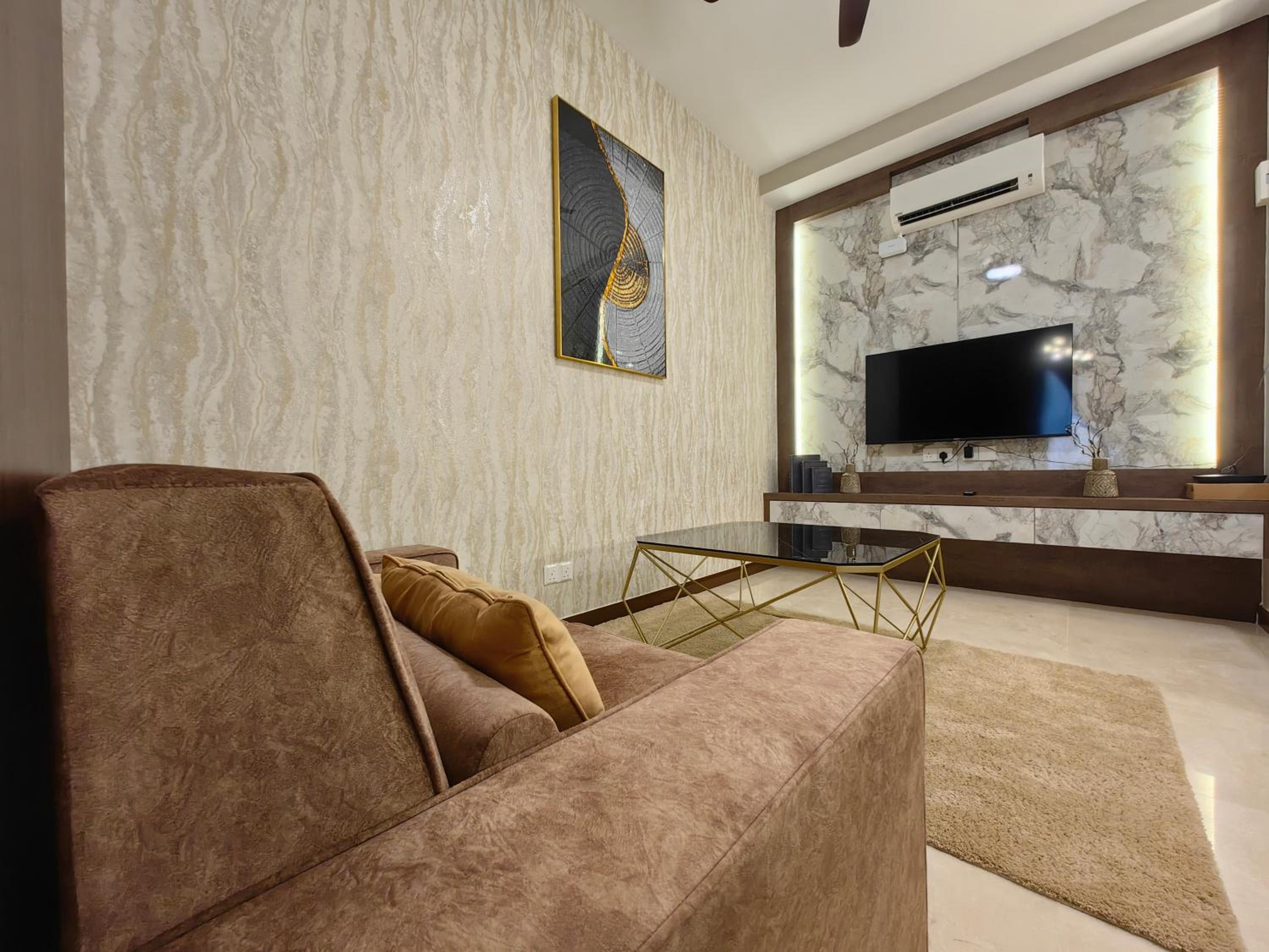 Deluxe King Studio (Private Bathtub and City View)