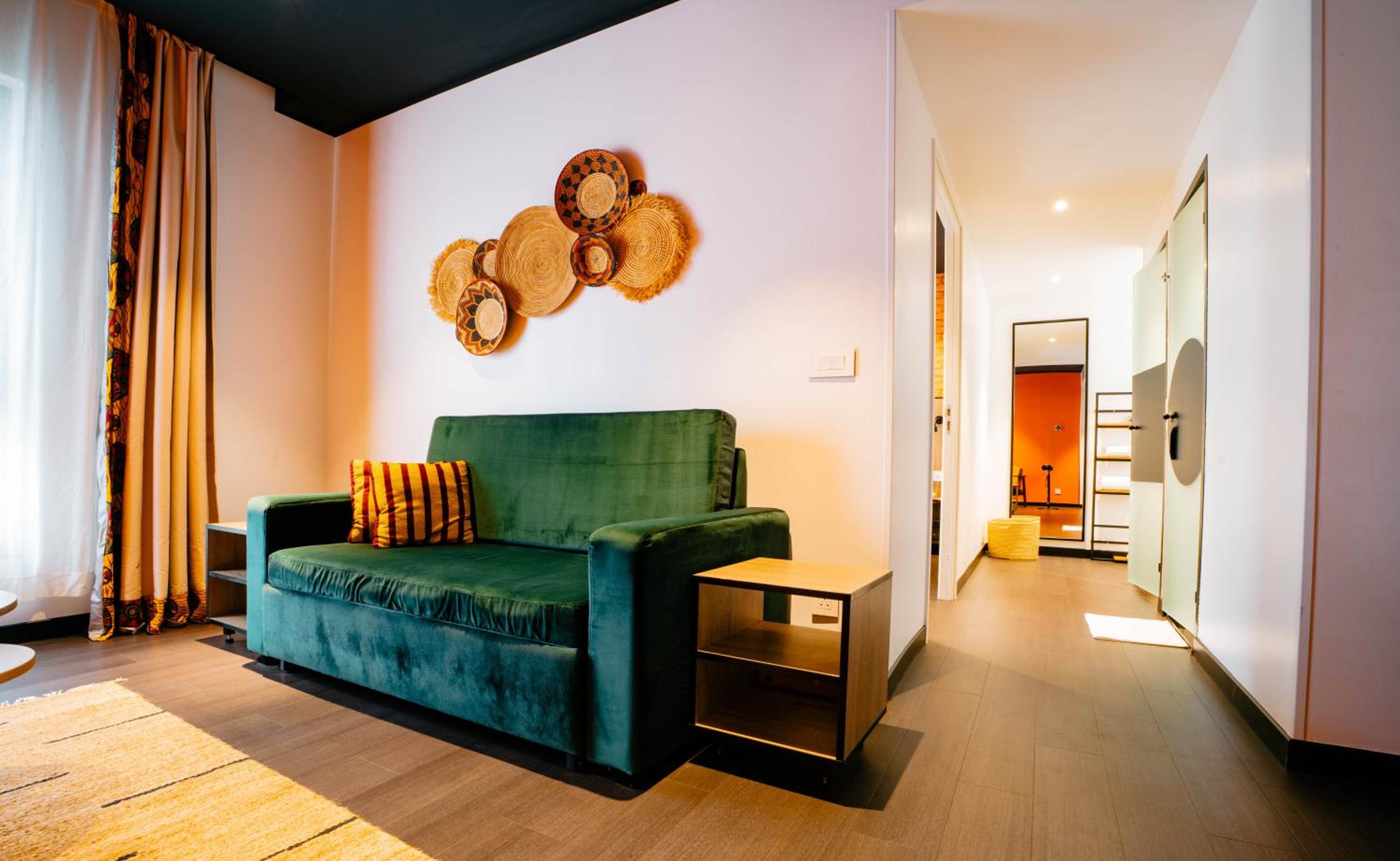 Suite - Photo 2