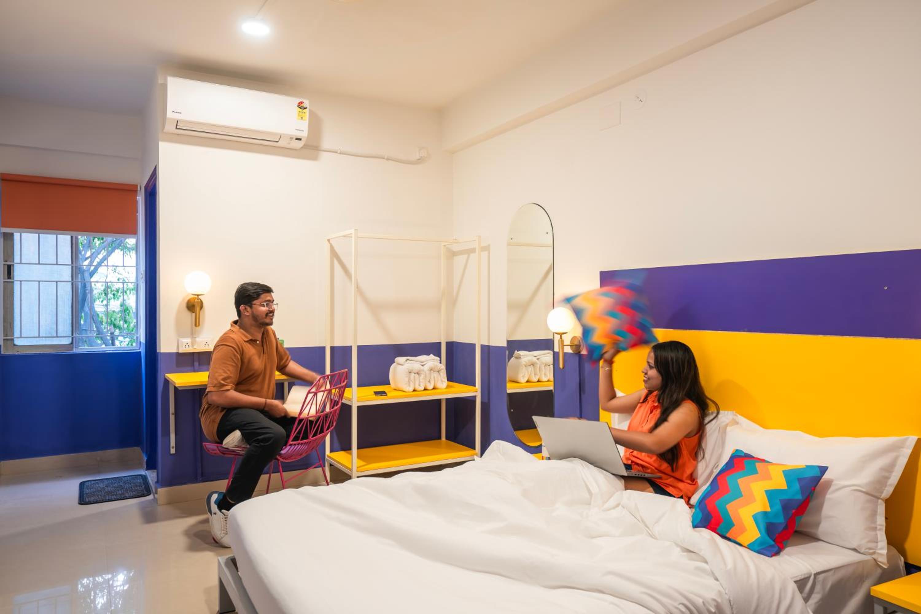 Deluxe Double A/C Room with Ensuite Bathroom - Photo 8