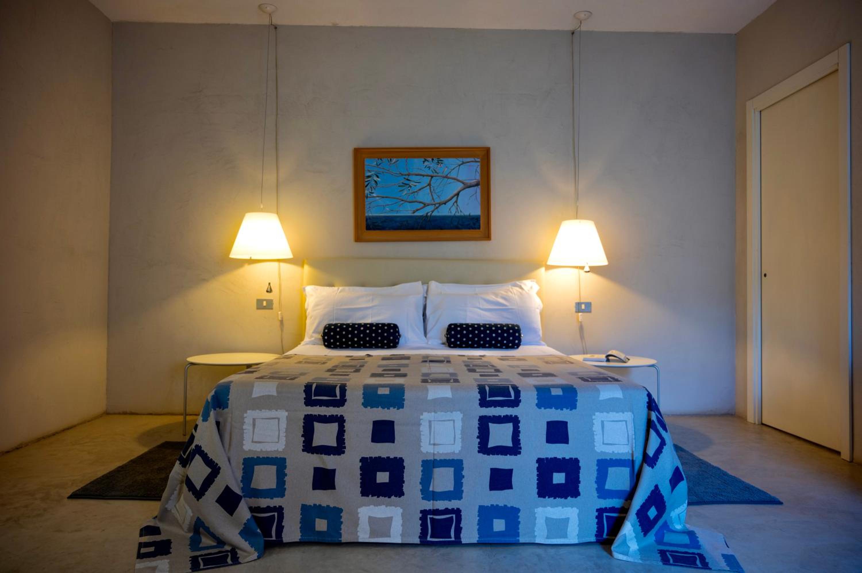 Double or Twin Room with Private Bathroom photo 3