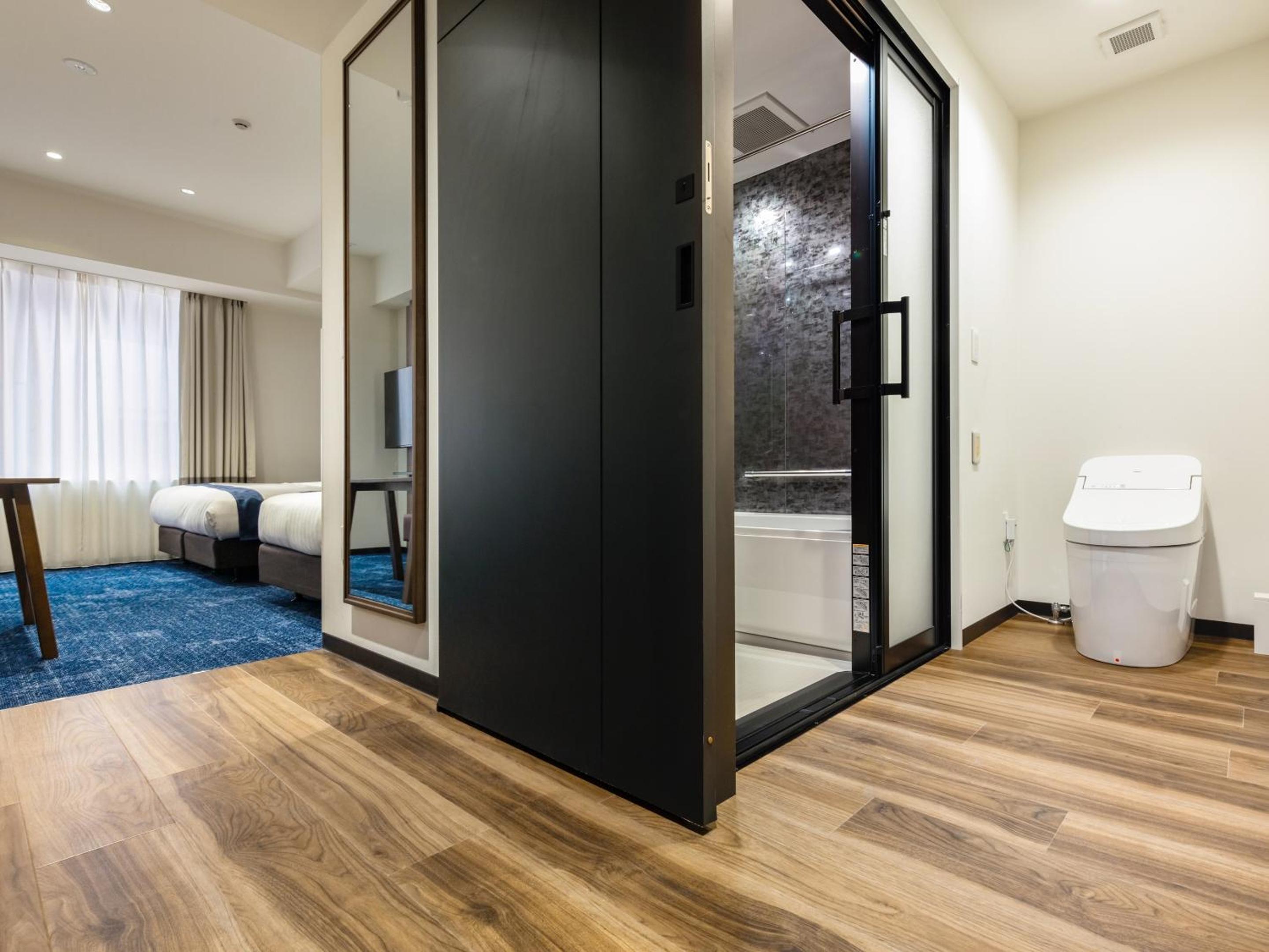 Twin Room - Disability Access photo 3