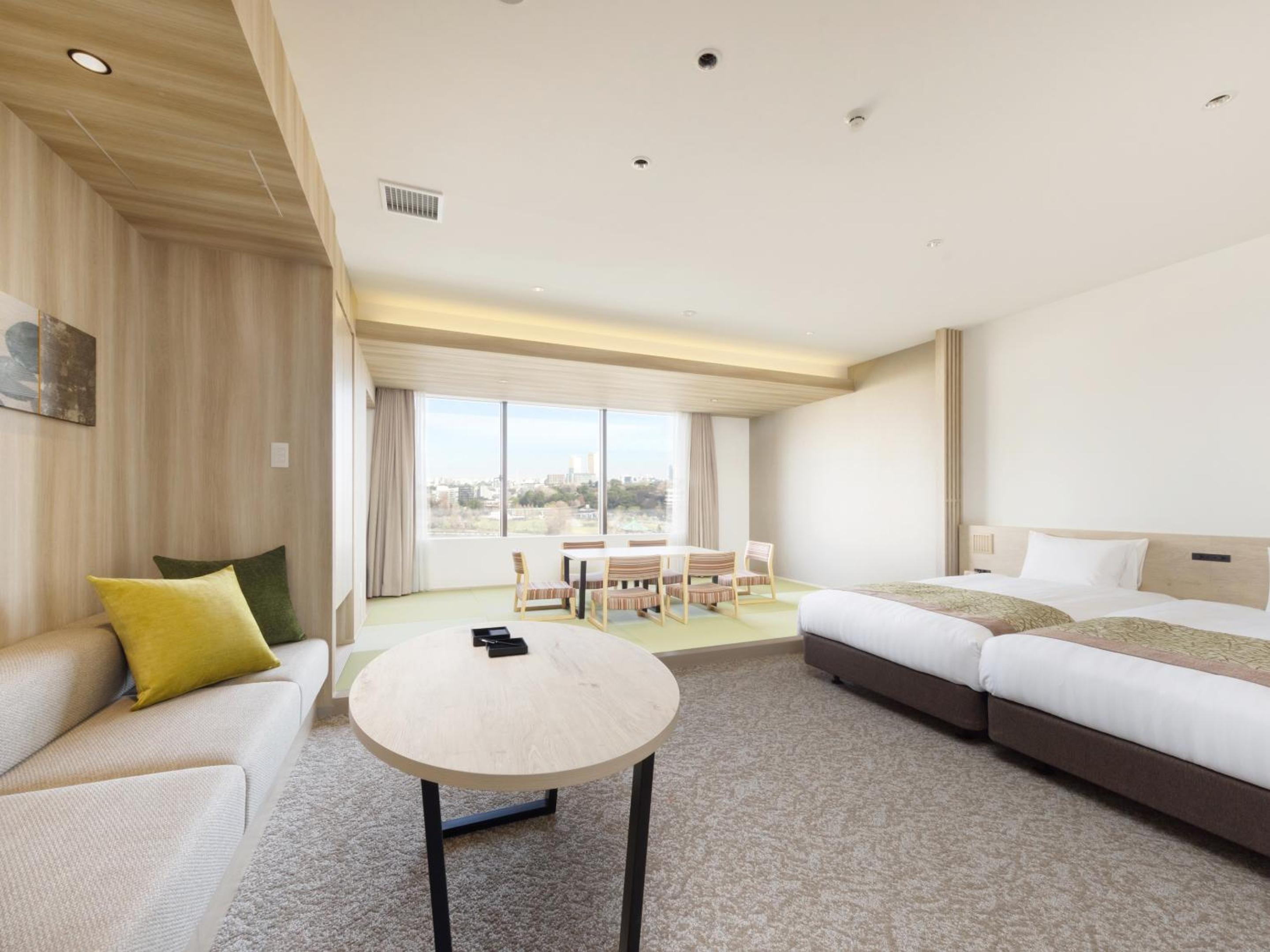 Deluxe Suite
