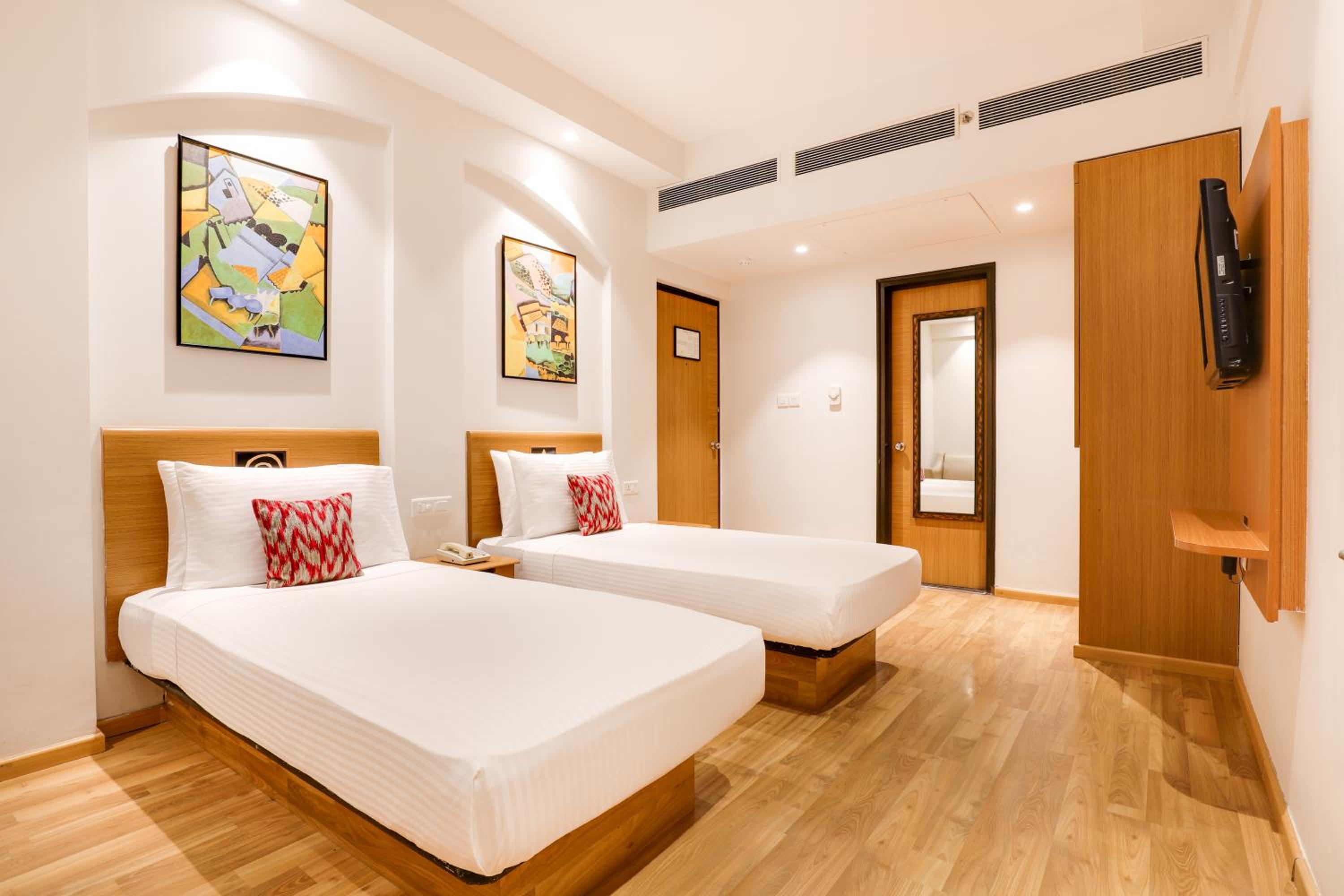 Superior Twin Room photo 3