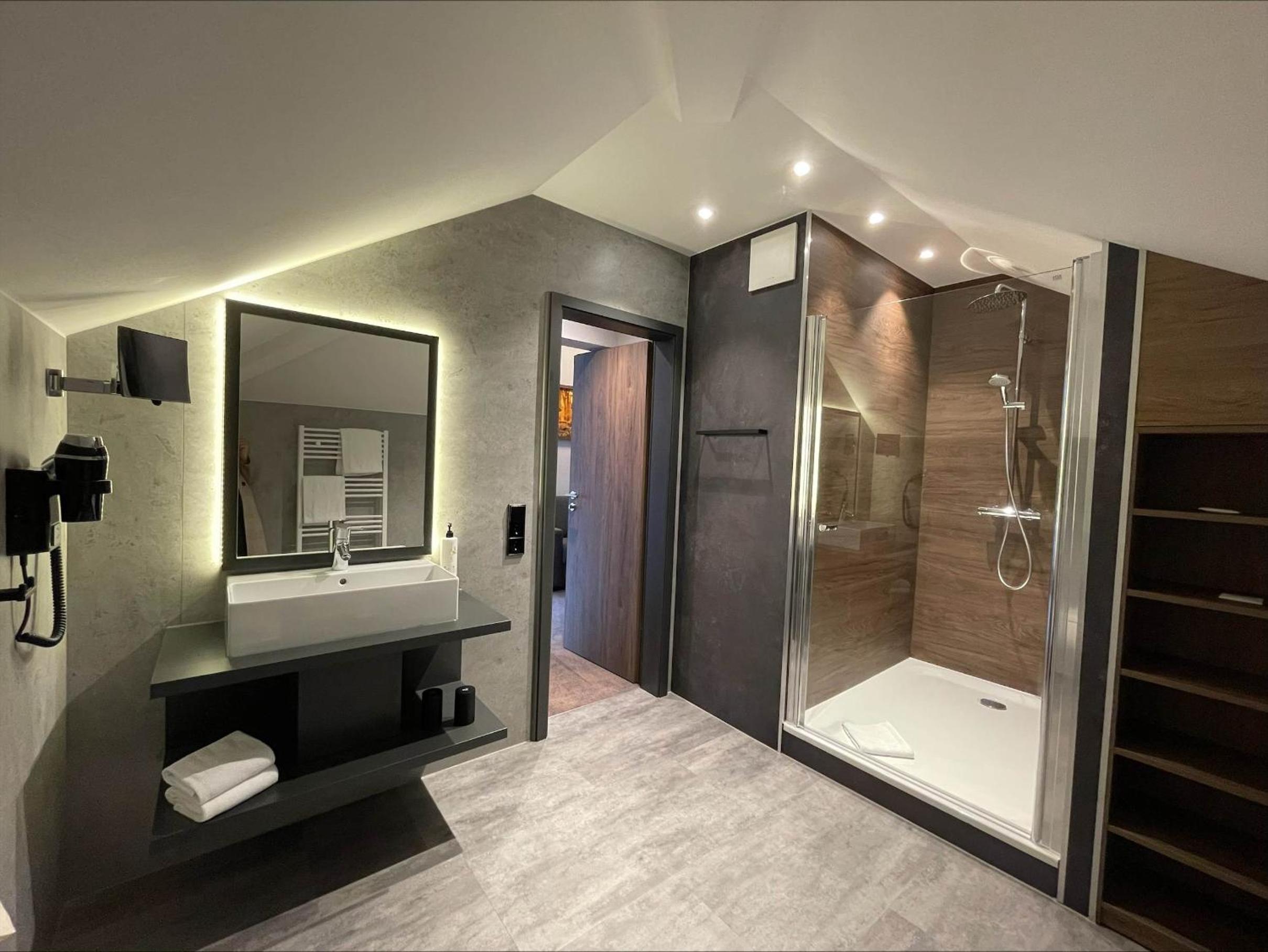 Deluxe Double Room - Photo 3