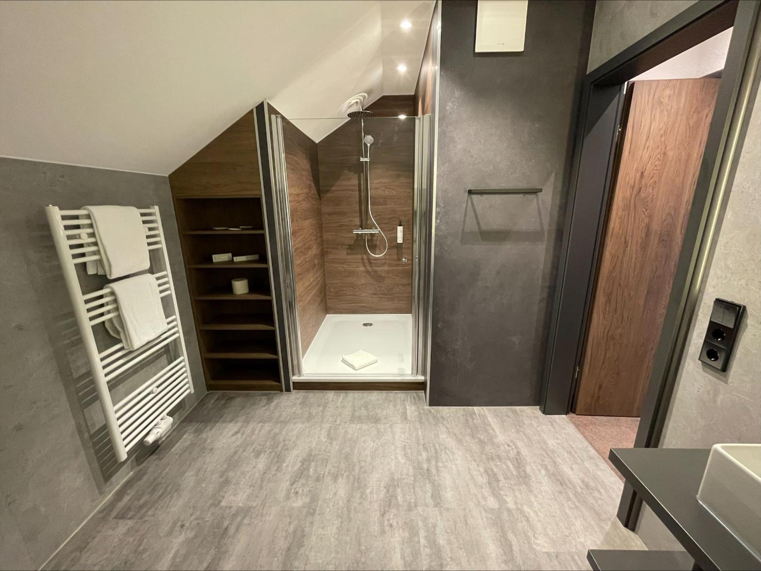 Deluxe Double Room - Photo 7