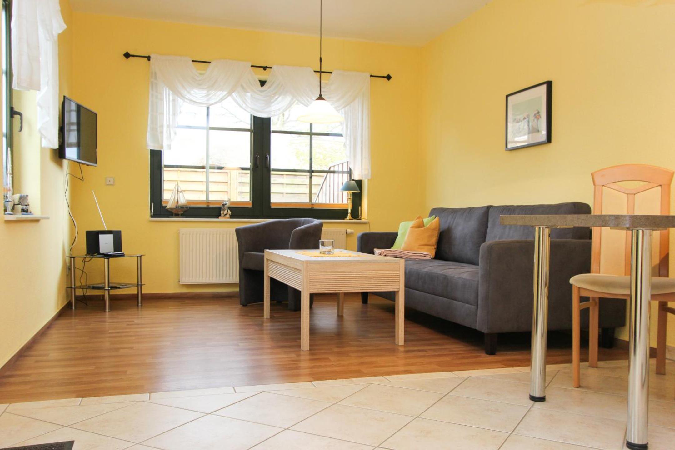 Apartment with Terrace photo 2