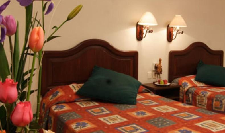 Queen Room with Two Queen Beds photo 1