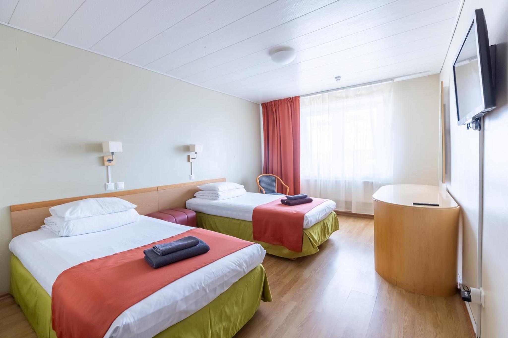 Standard Twin Room - Photo 1