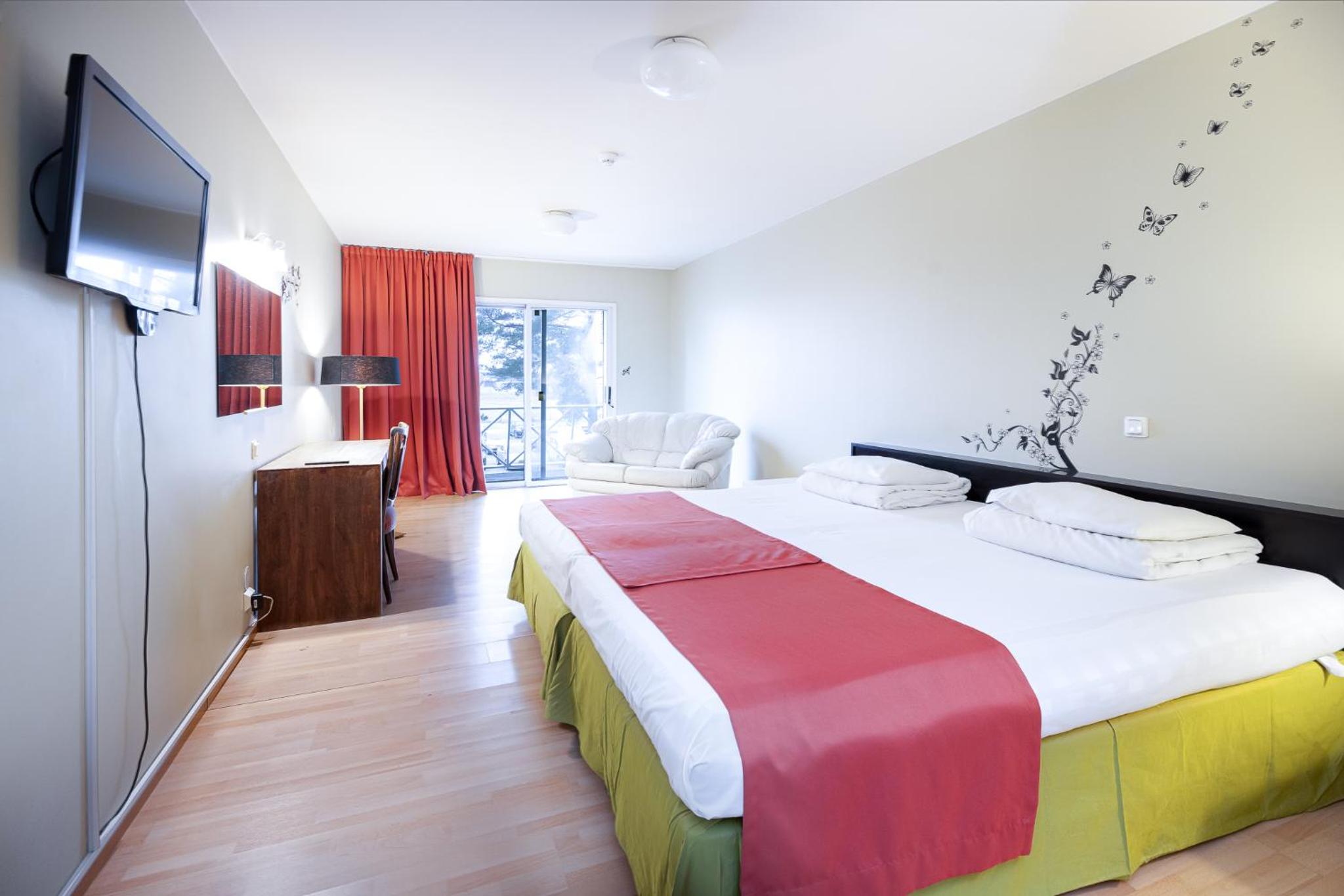 Standard Double or Twin Room with Balcony - Photo 4