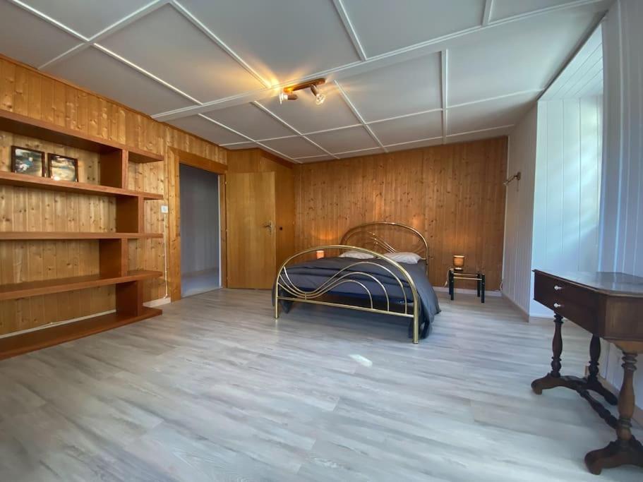 Three-Bedroom Apartment photo 2